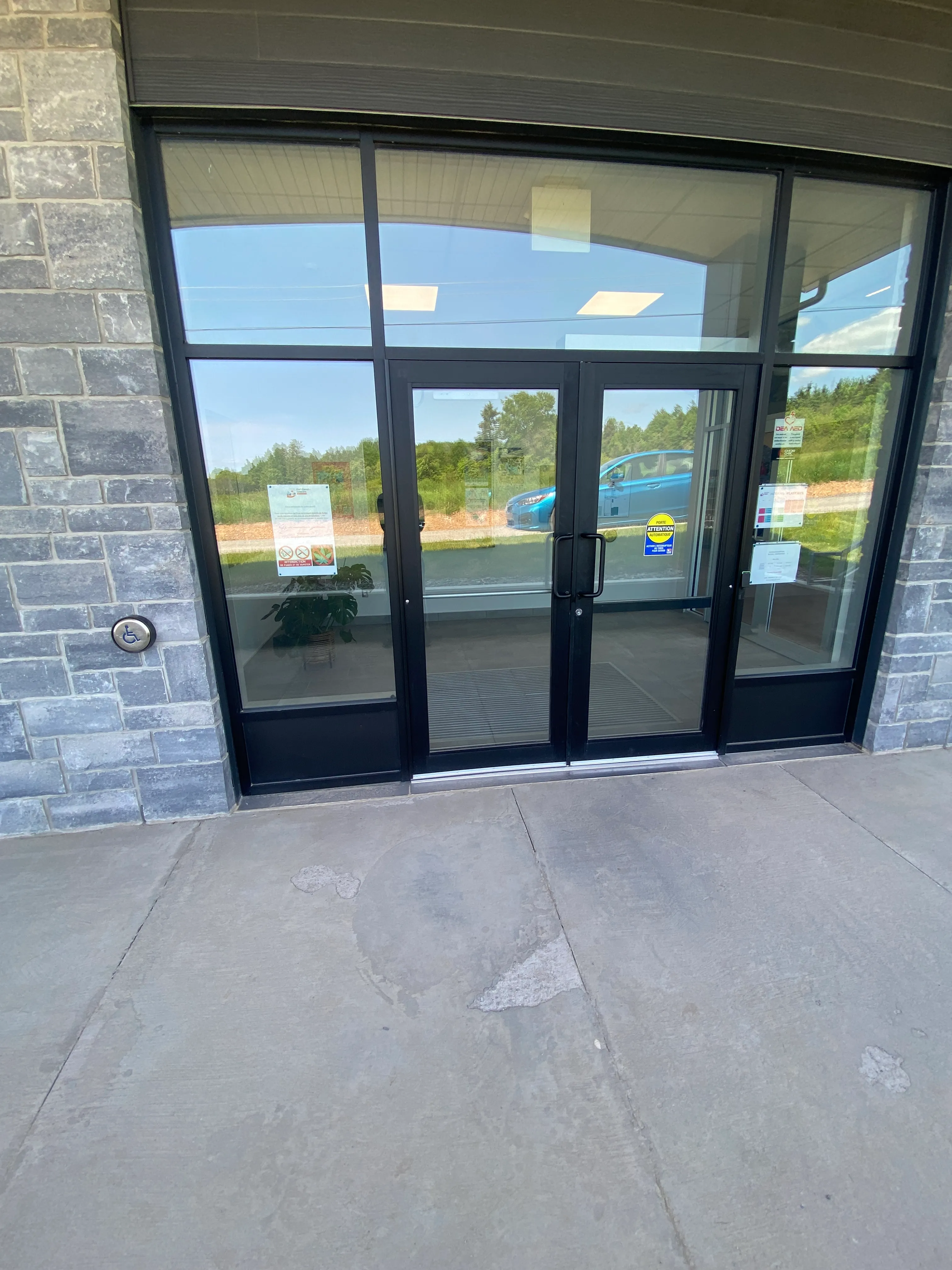 Porte de l'entrée principale