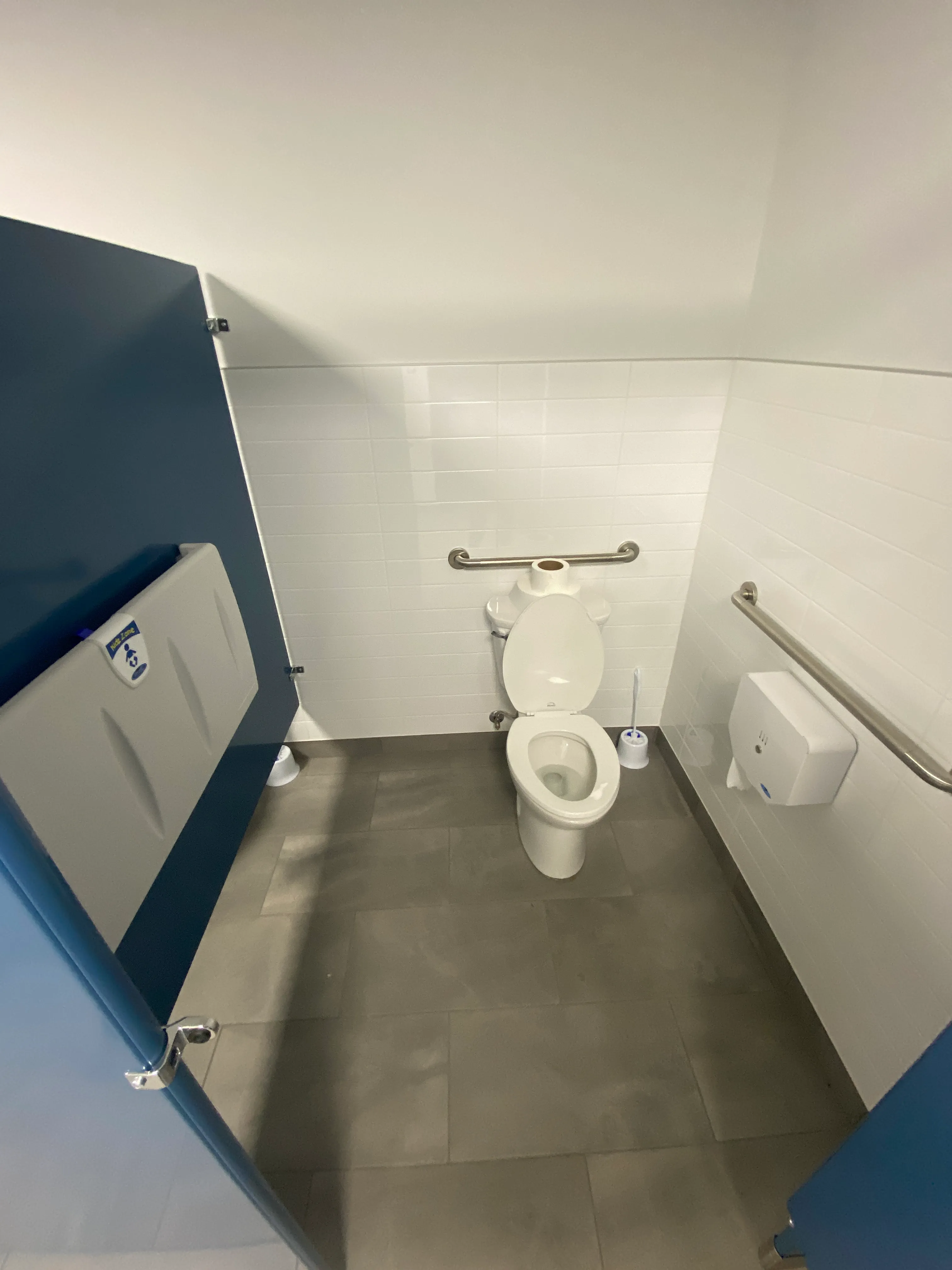Cabine de toilette accessible hommes
