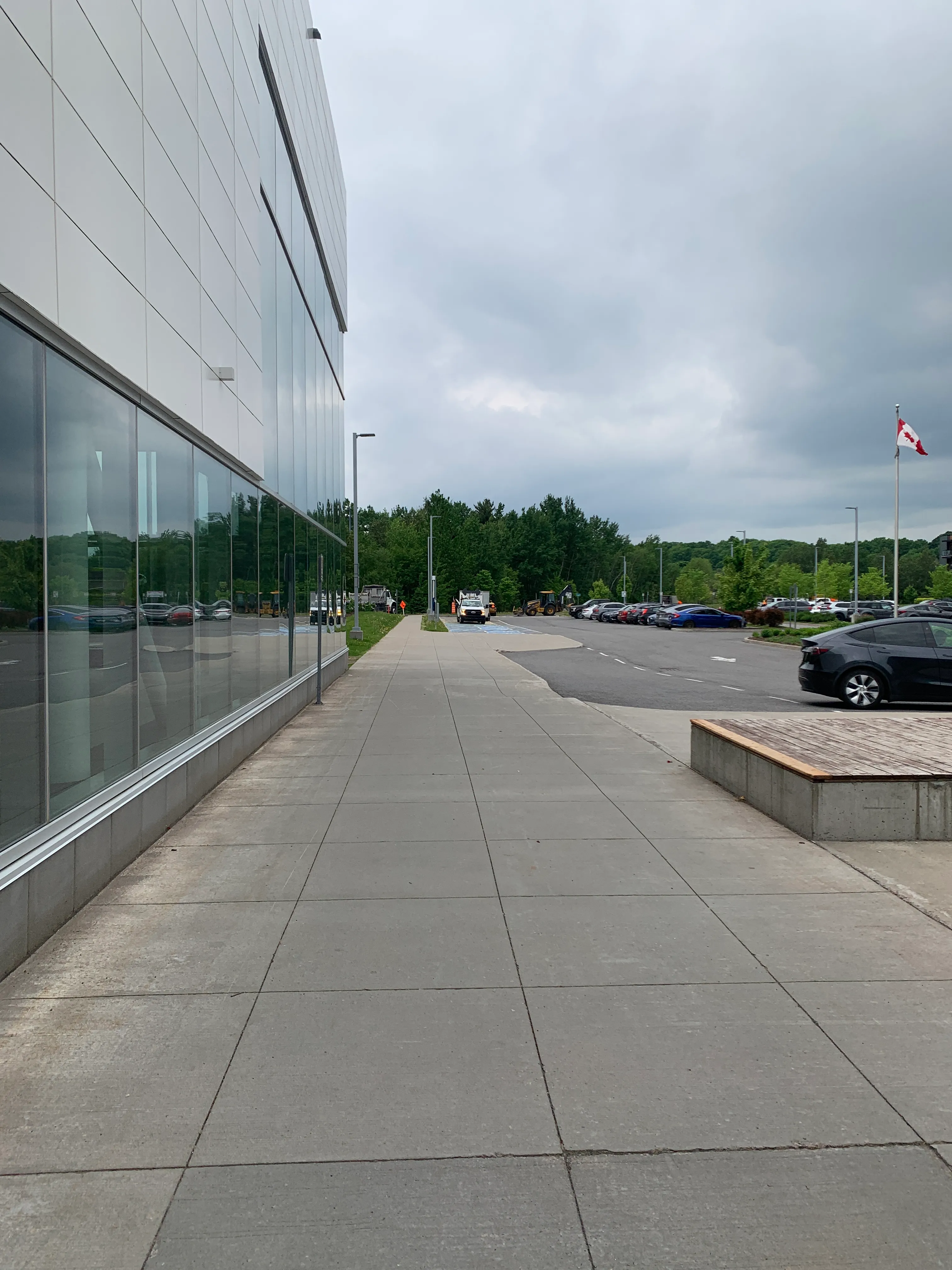 Allée menant à l'entrée