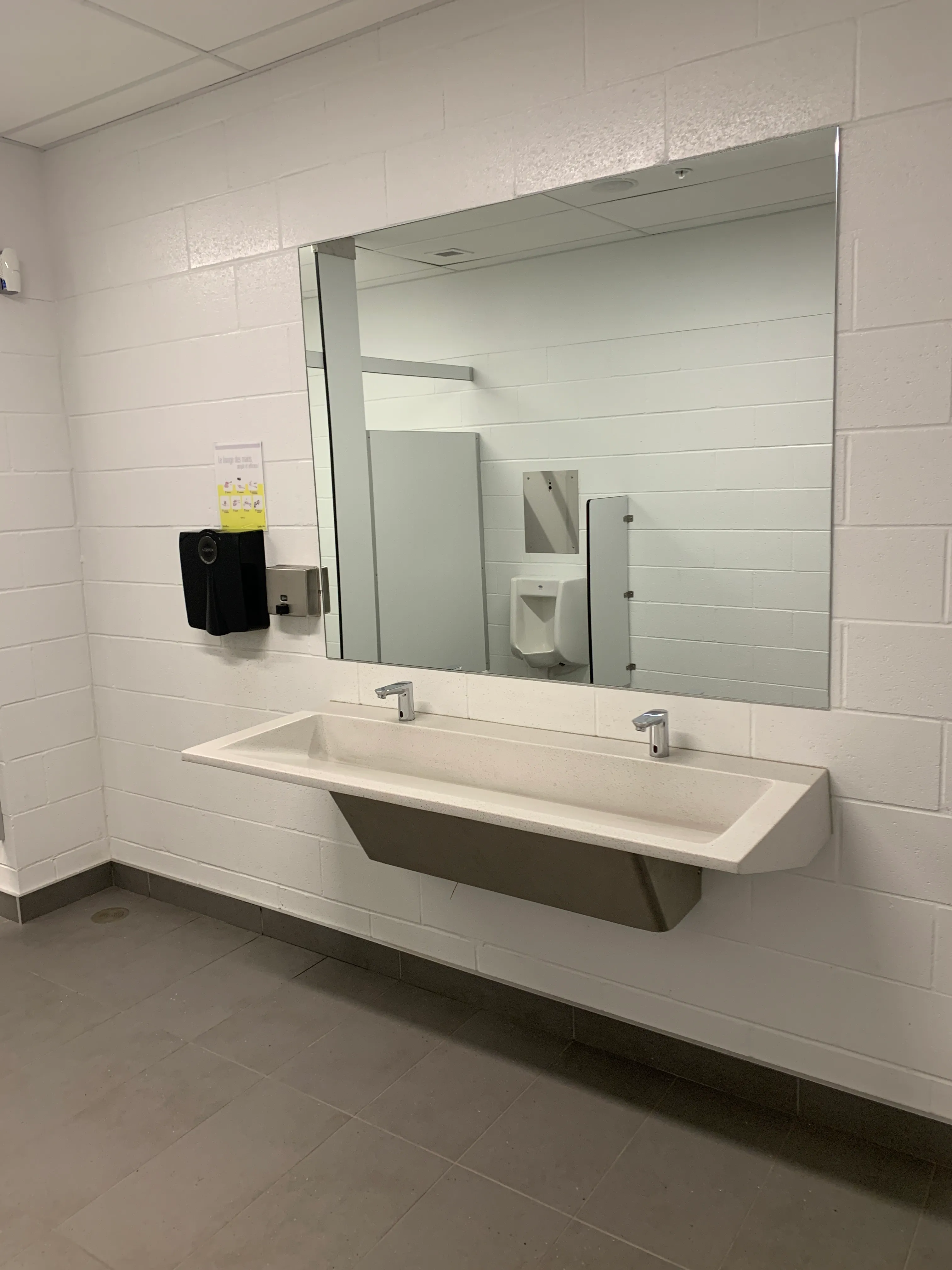 Salle de toilettes - Rez-de-chaussée