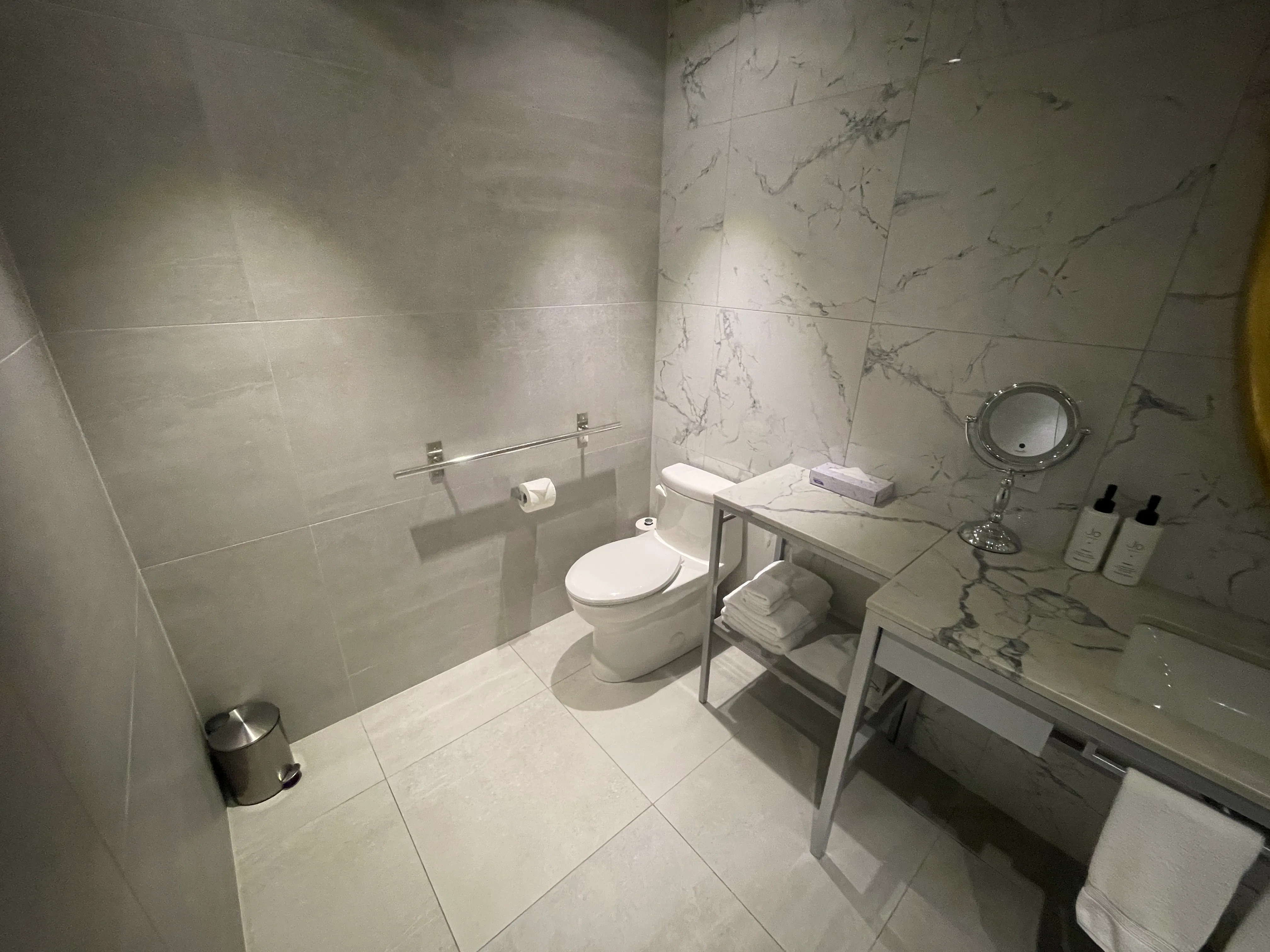 Chambre classique sans vue - Zone de transfert avec meuble