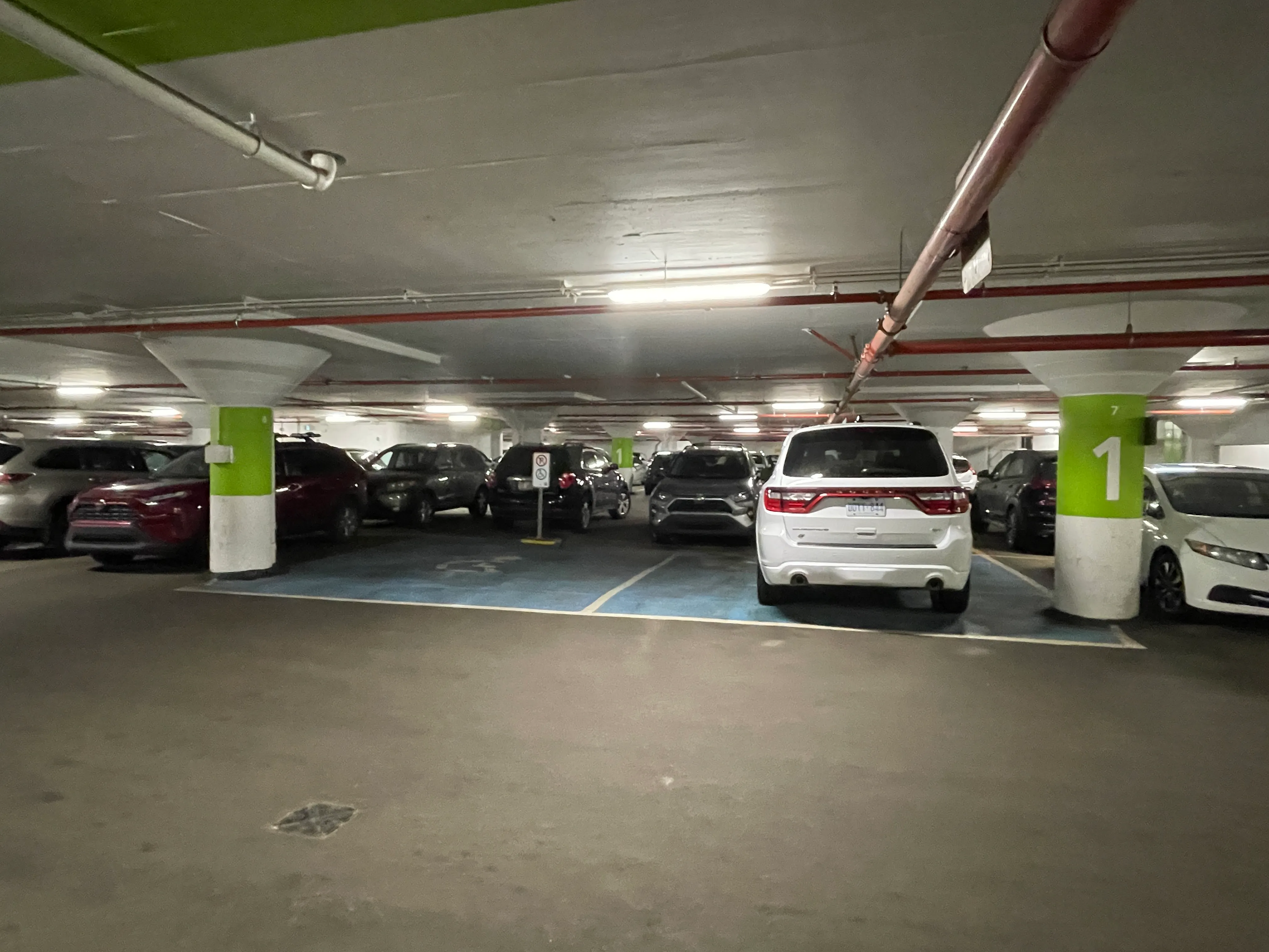 Stationnement public Chauveau - Espaces de stationnement réservés