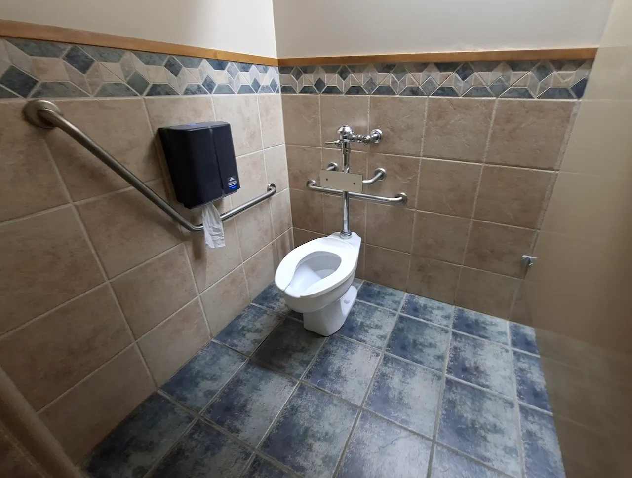 Salle de toilettes - Femmes