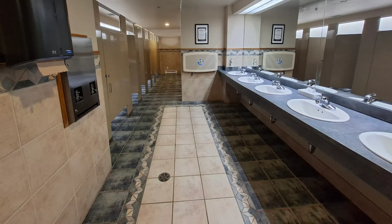 Salle de toilettes - Femmes