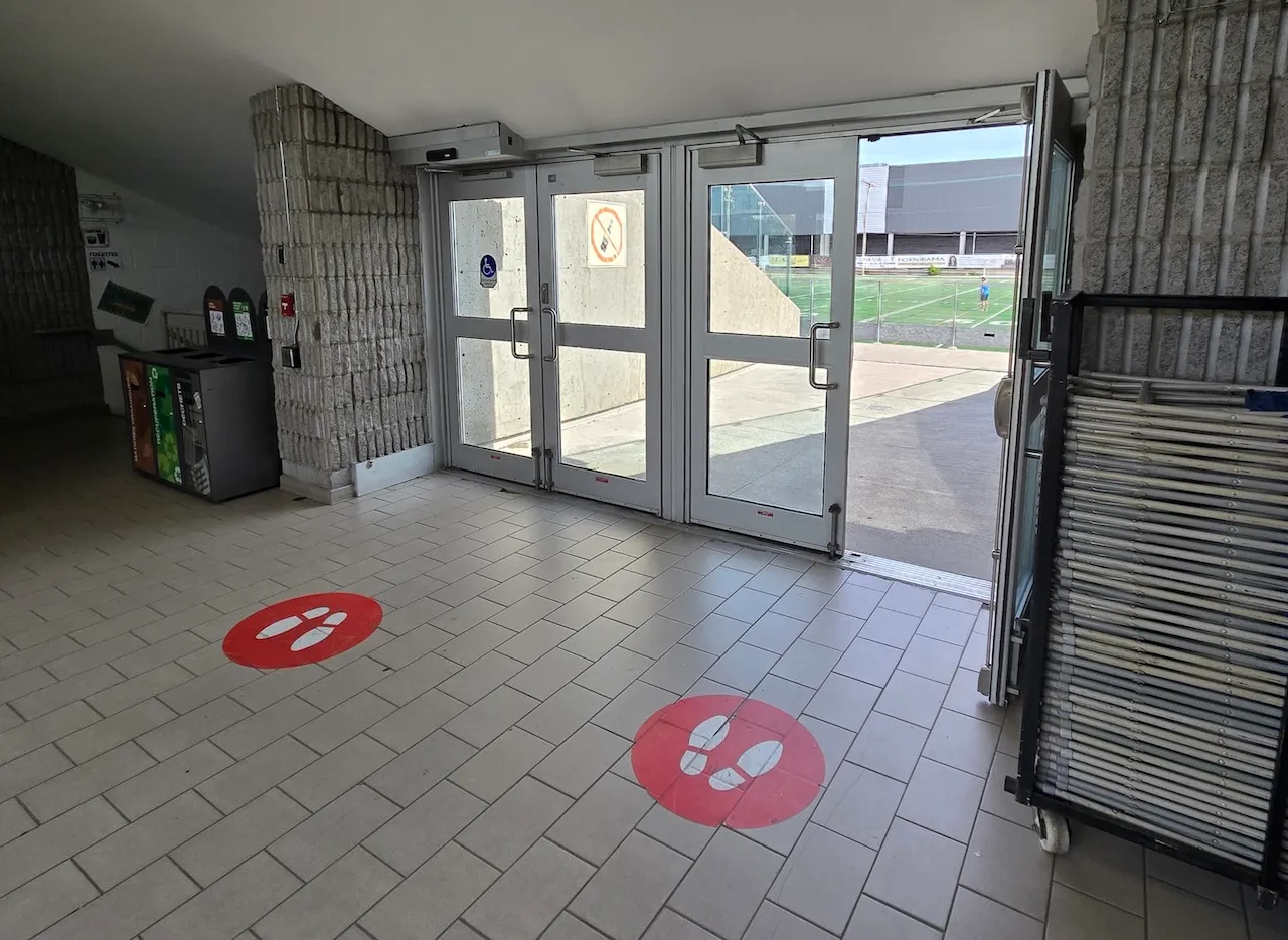 Intérieur de l'entrée secondaire