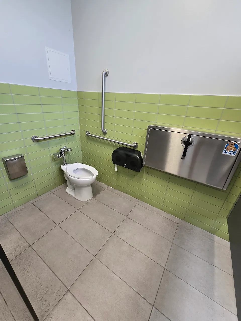 Salle de toilette accessible du bâtiment Hexagonal