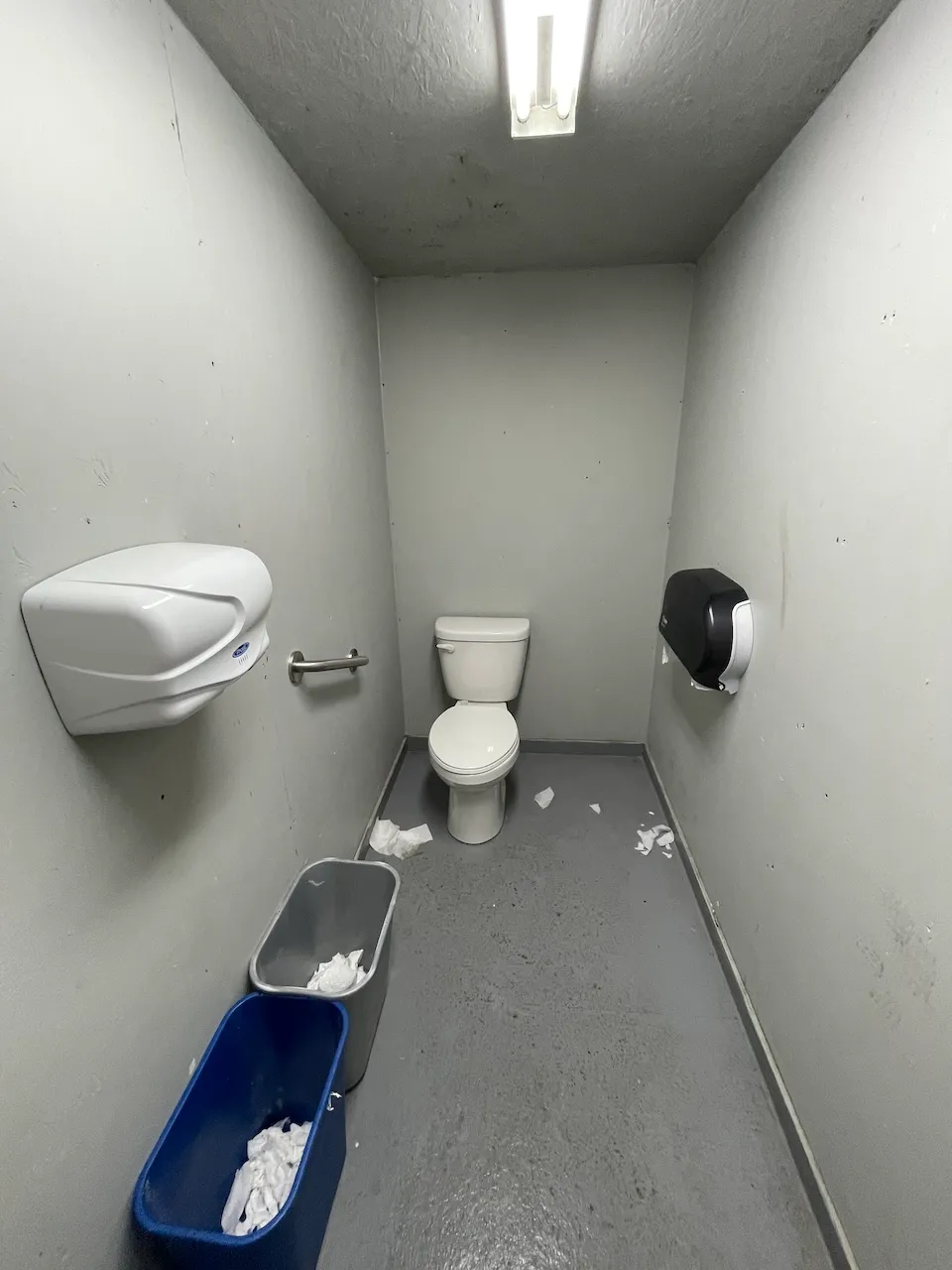 Salle de toilette - Rue du Moulin