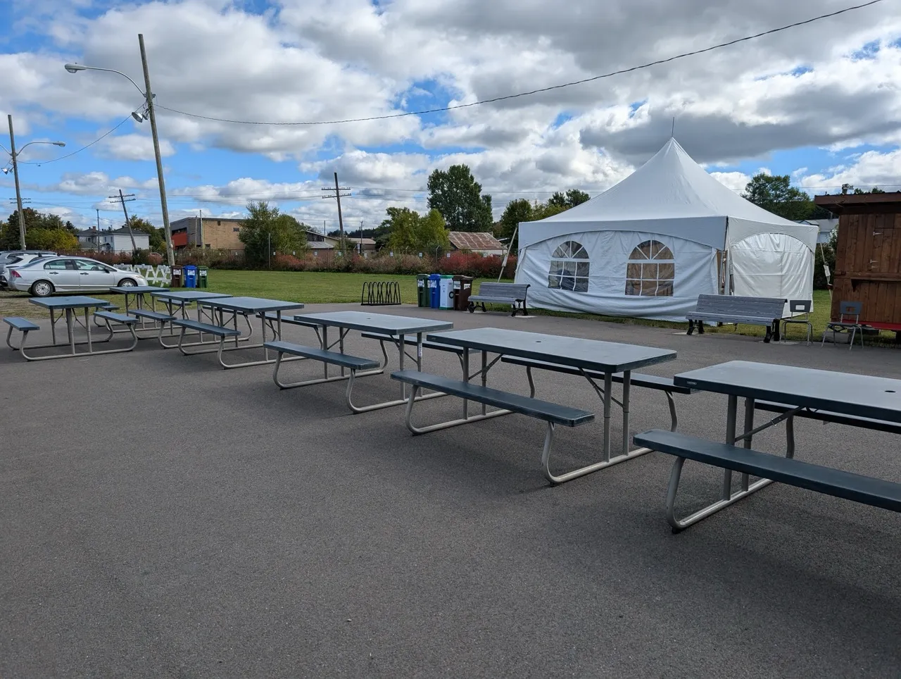 Seating furniture - picnic table