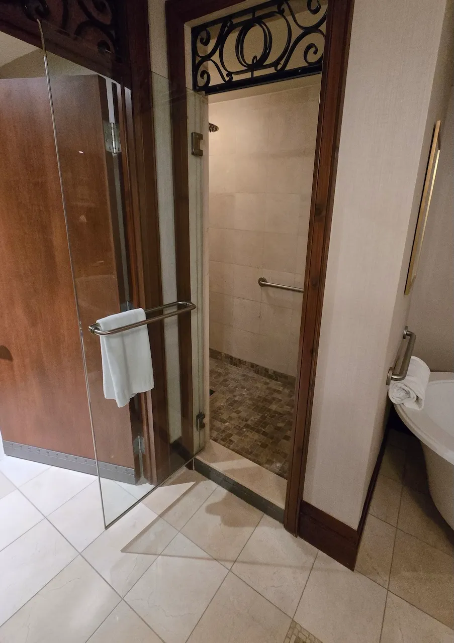 Douche de la chambre