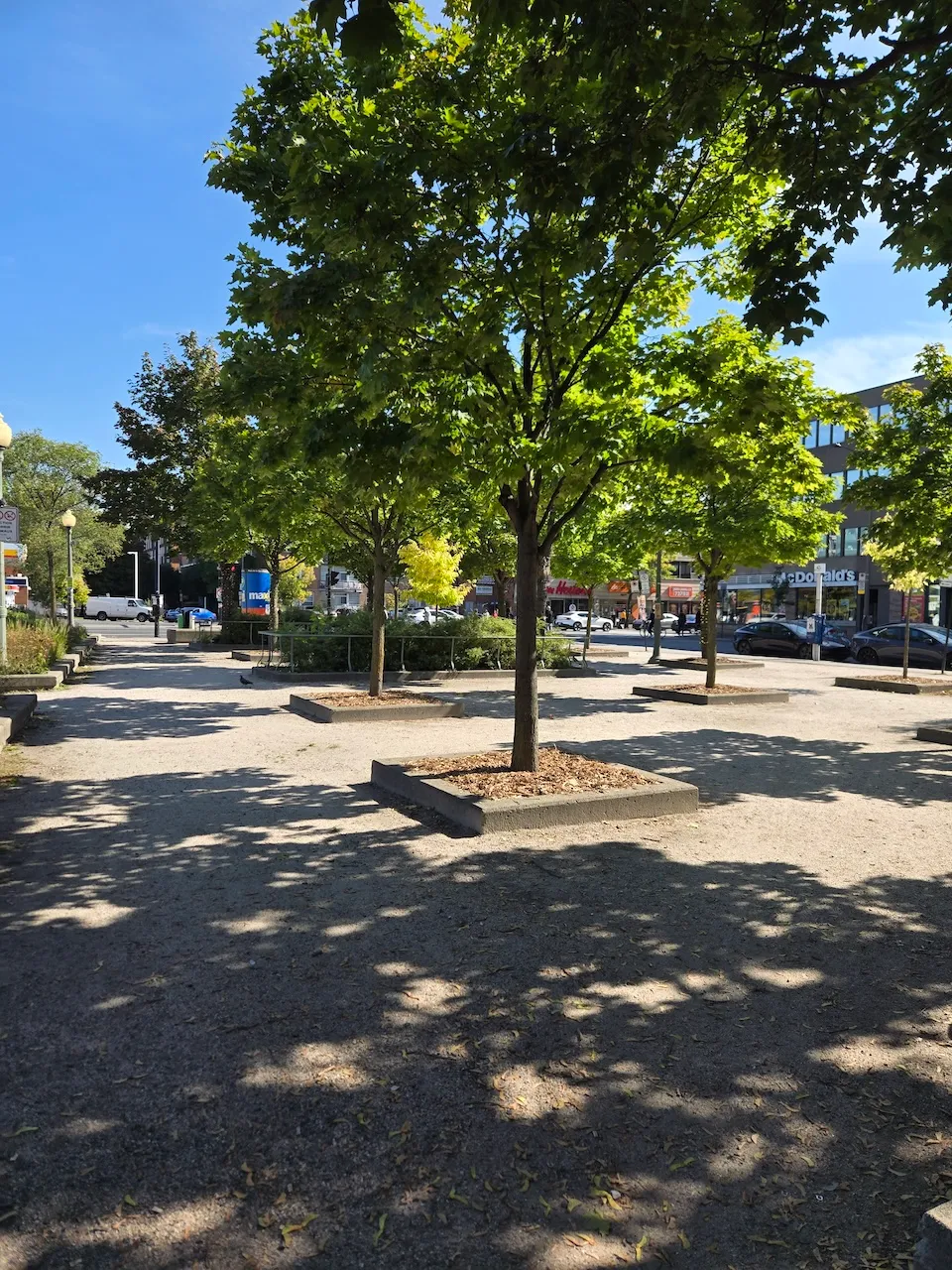 Place de la gare Jean-Talon