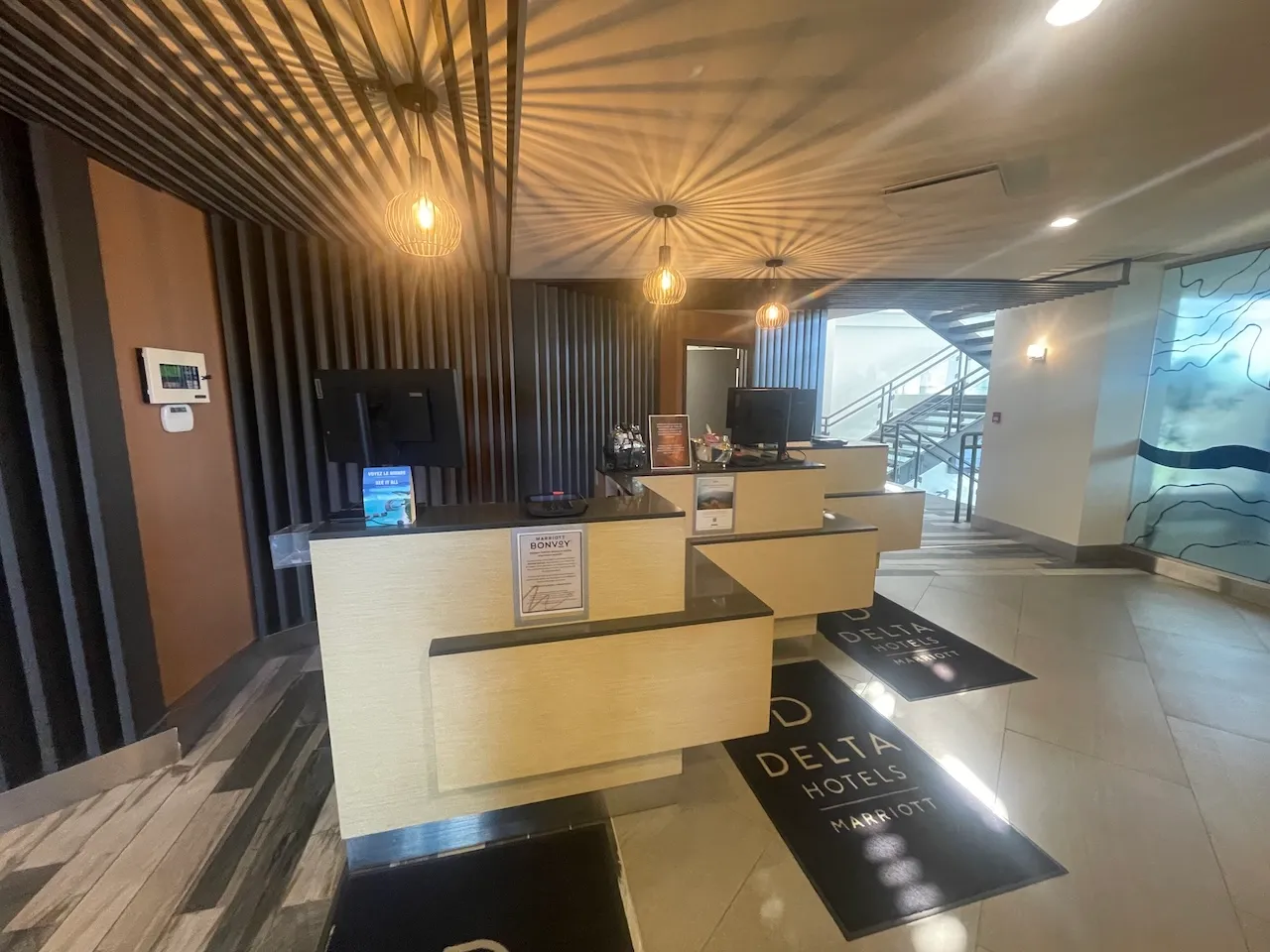 Reception desk