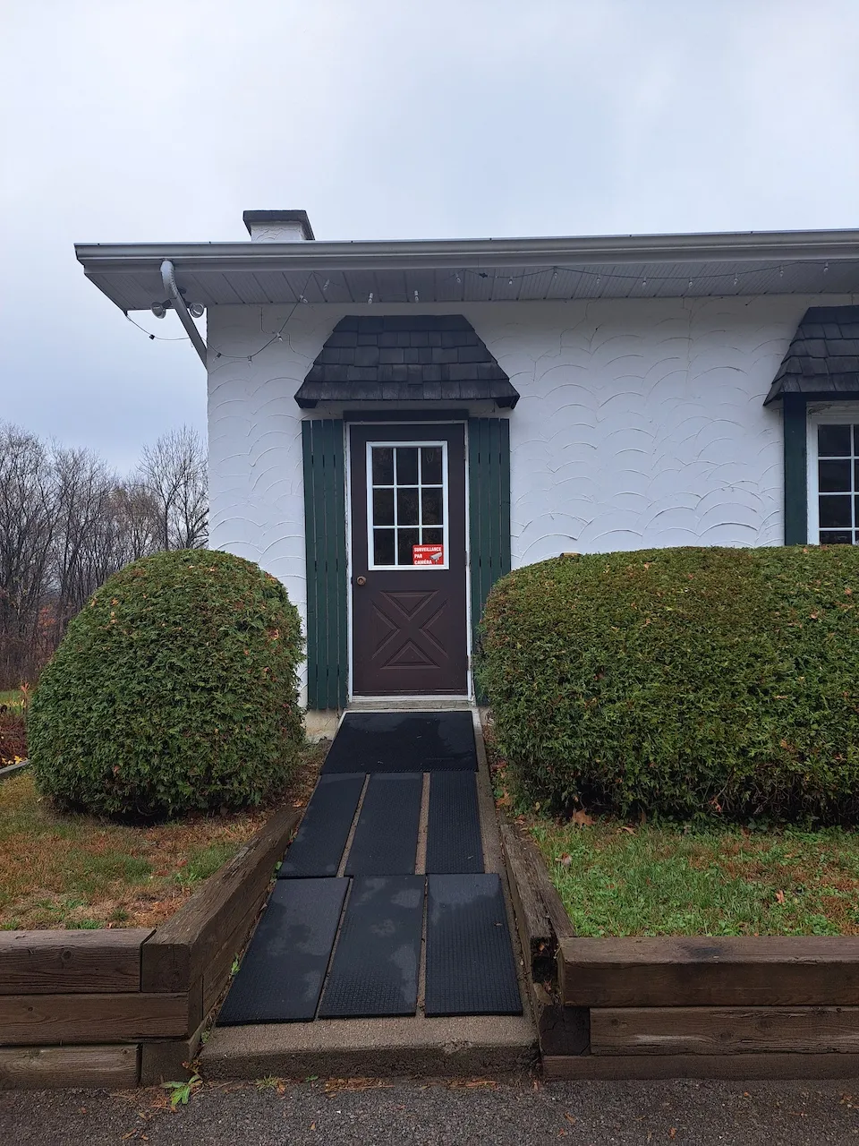 Salle Gai-Luron - Main exit