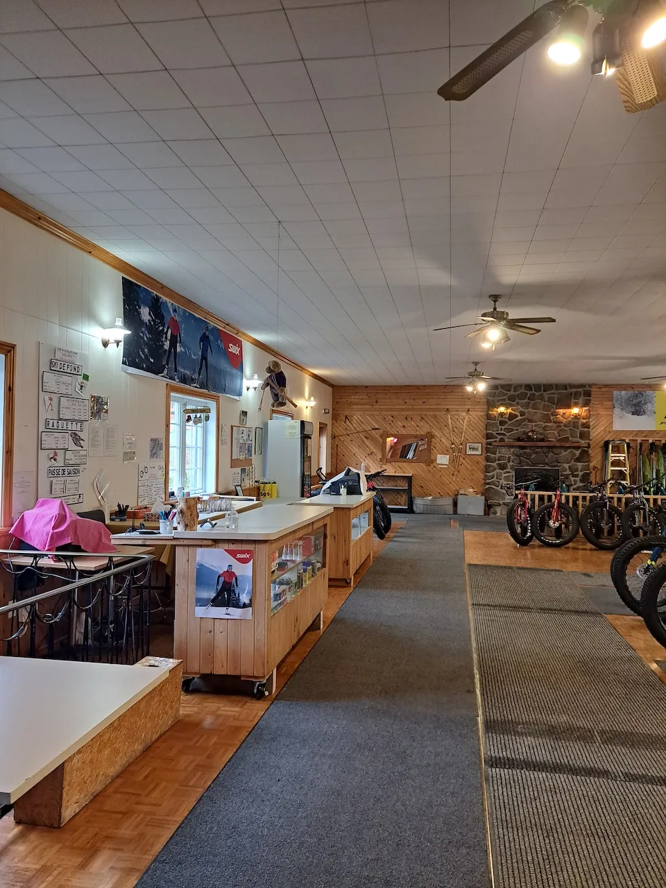 Salle Gai-Luron - Store