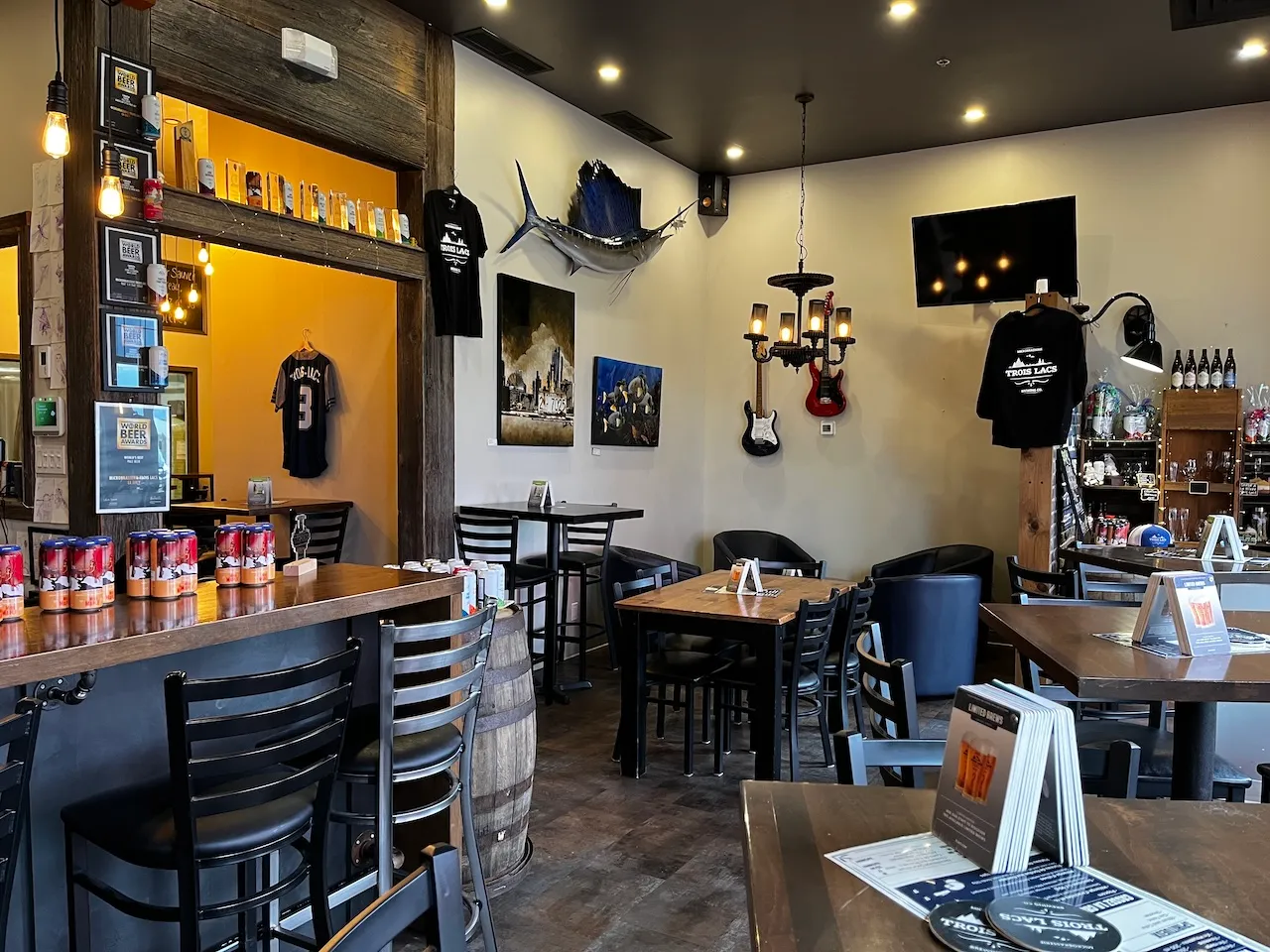 Bar section (not accessible) and table section (accessible)