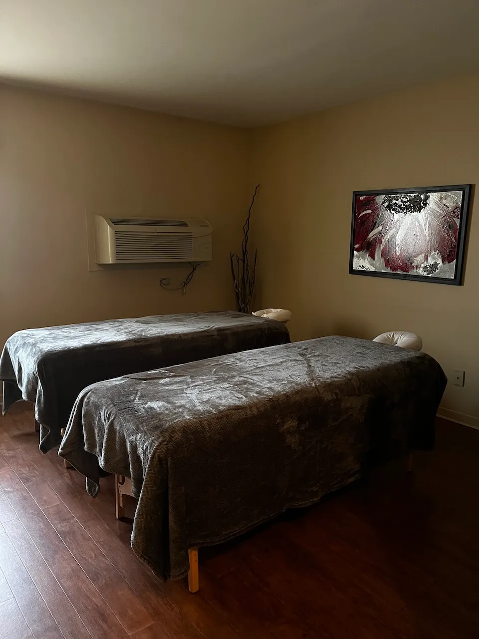 Double treatment room (no. 6)