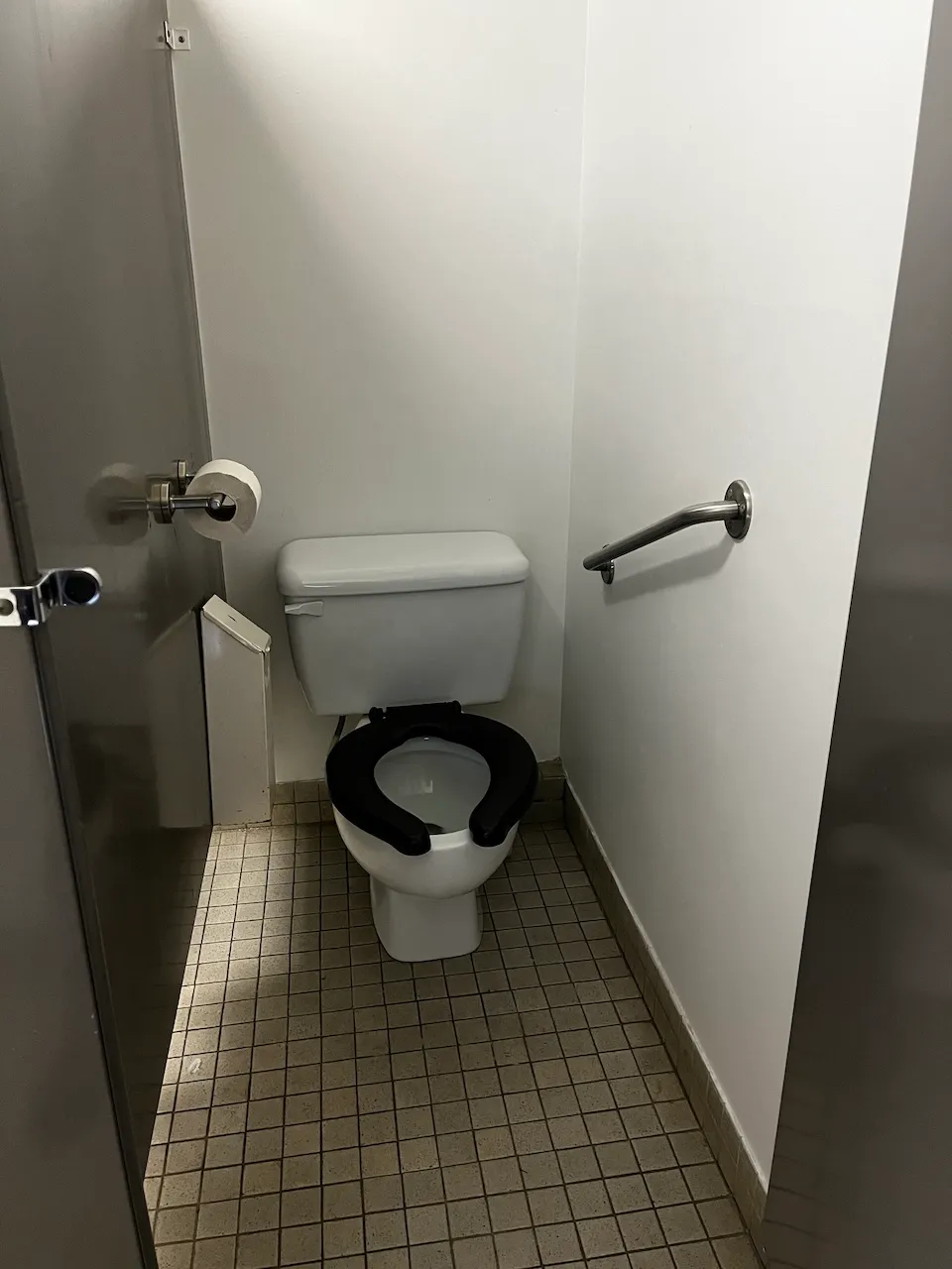 Cabinet de toilette (femmes et hommes)