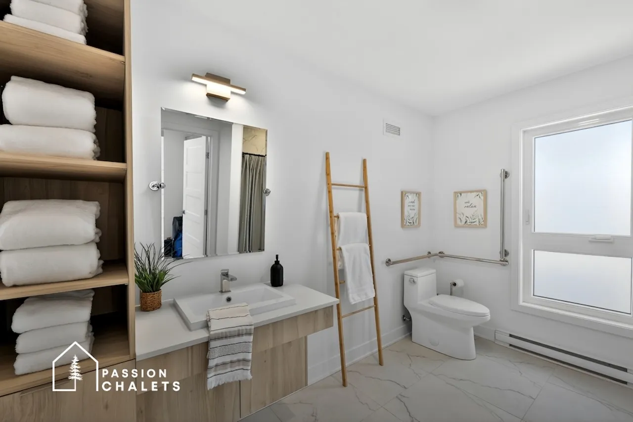 Salle de bain (1er étage)