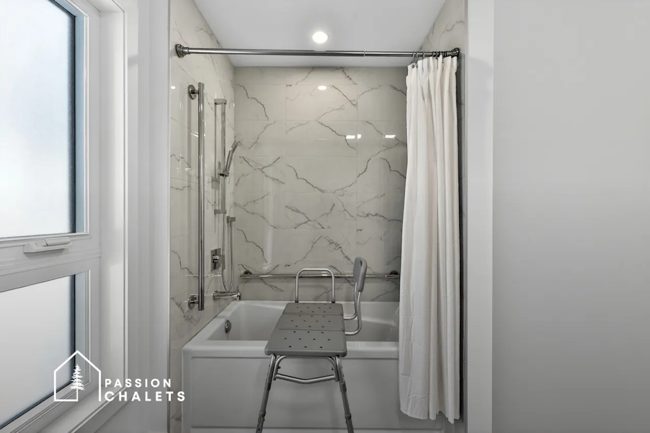 Salle de bain (rez-de-chaussée)