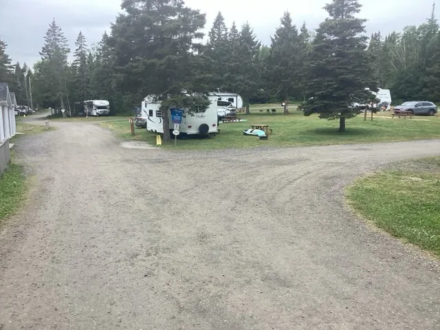 Chemins d'accès sur le site