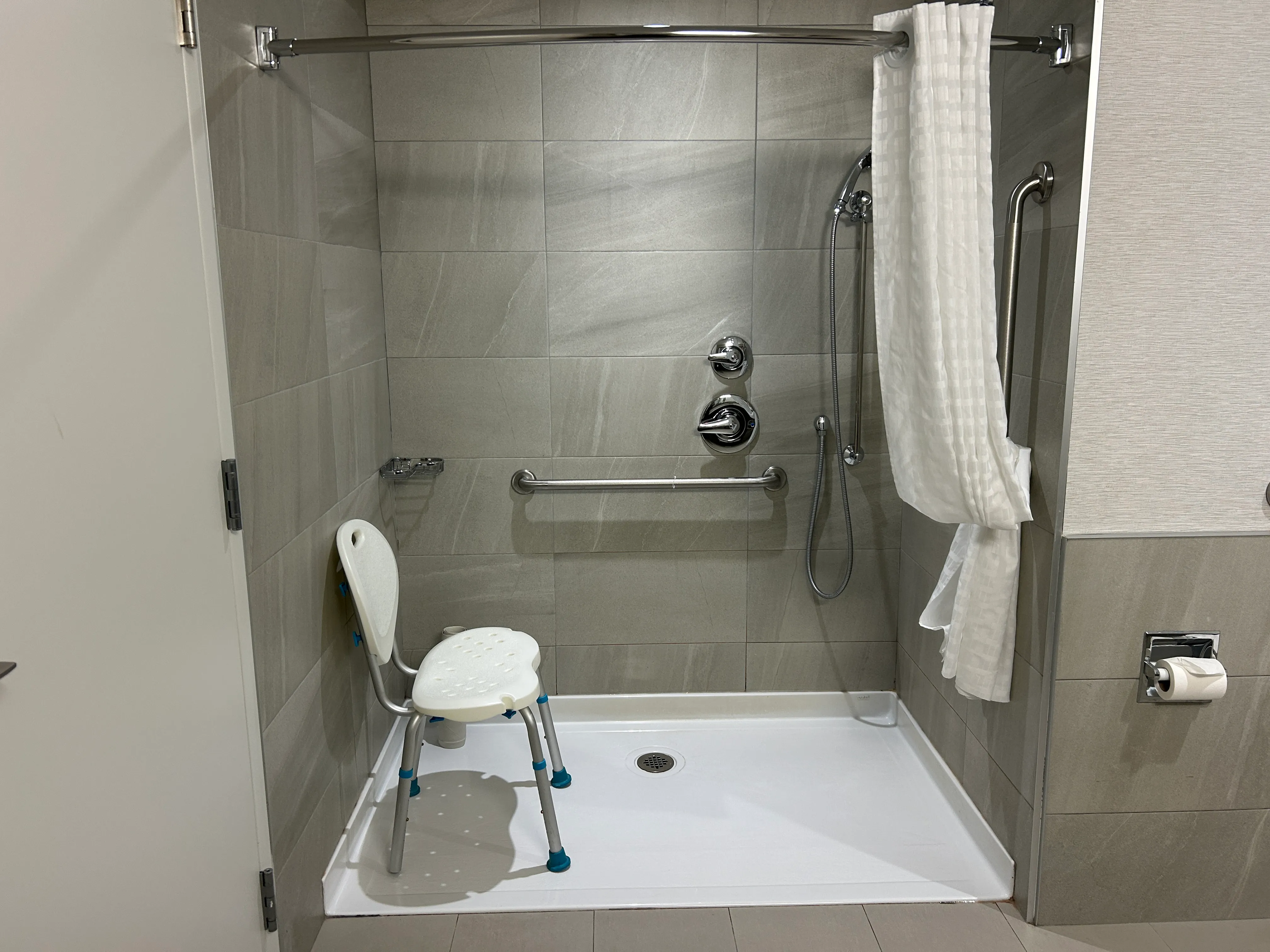 Salle de bain chambre 170