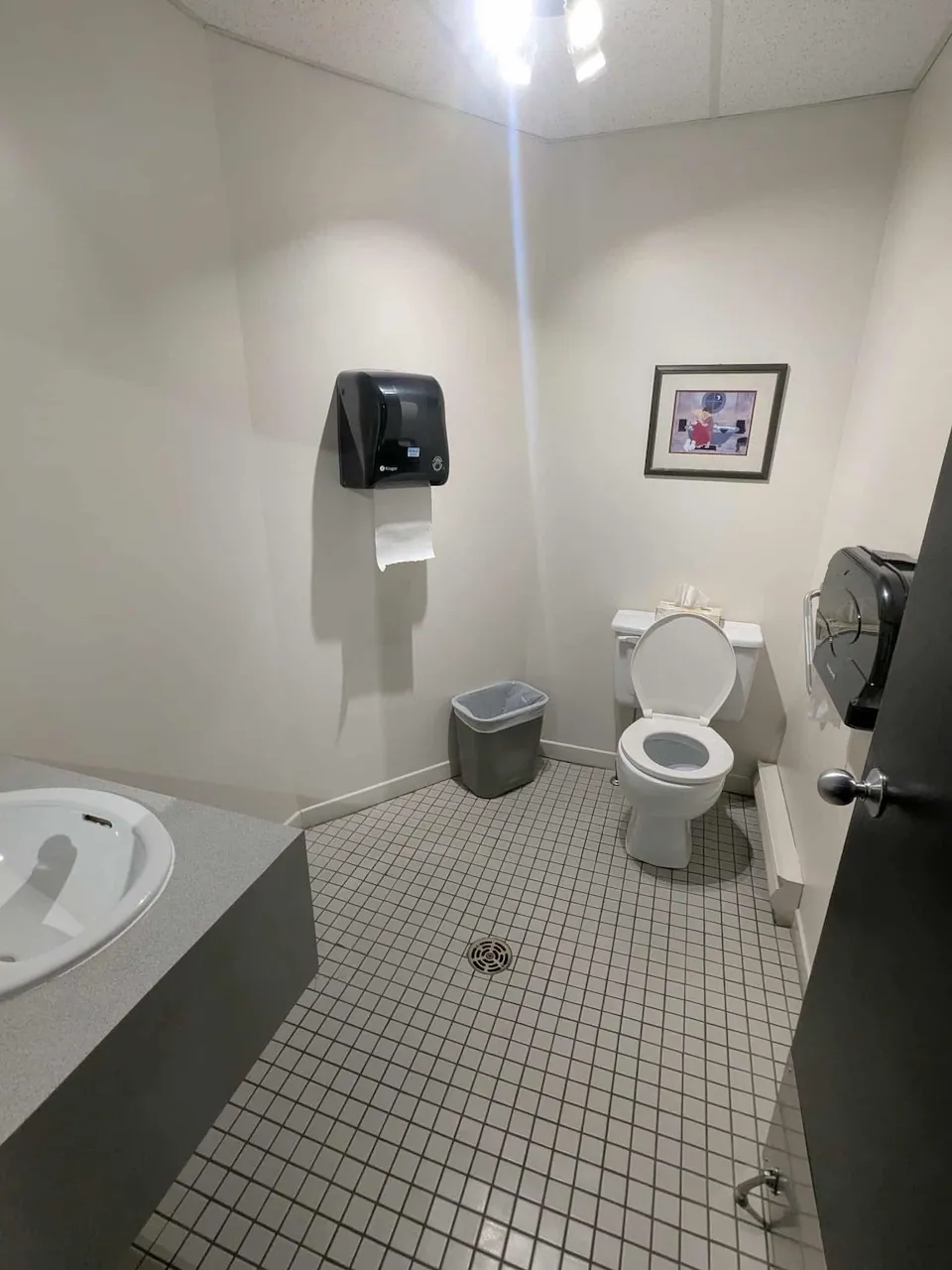 Salle de toilette des femmes au restaurant