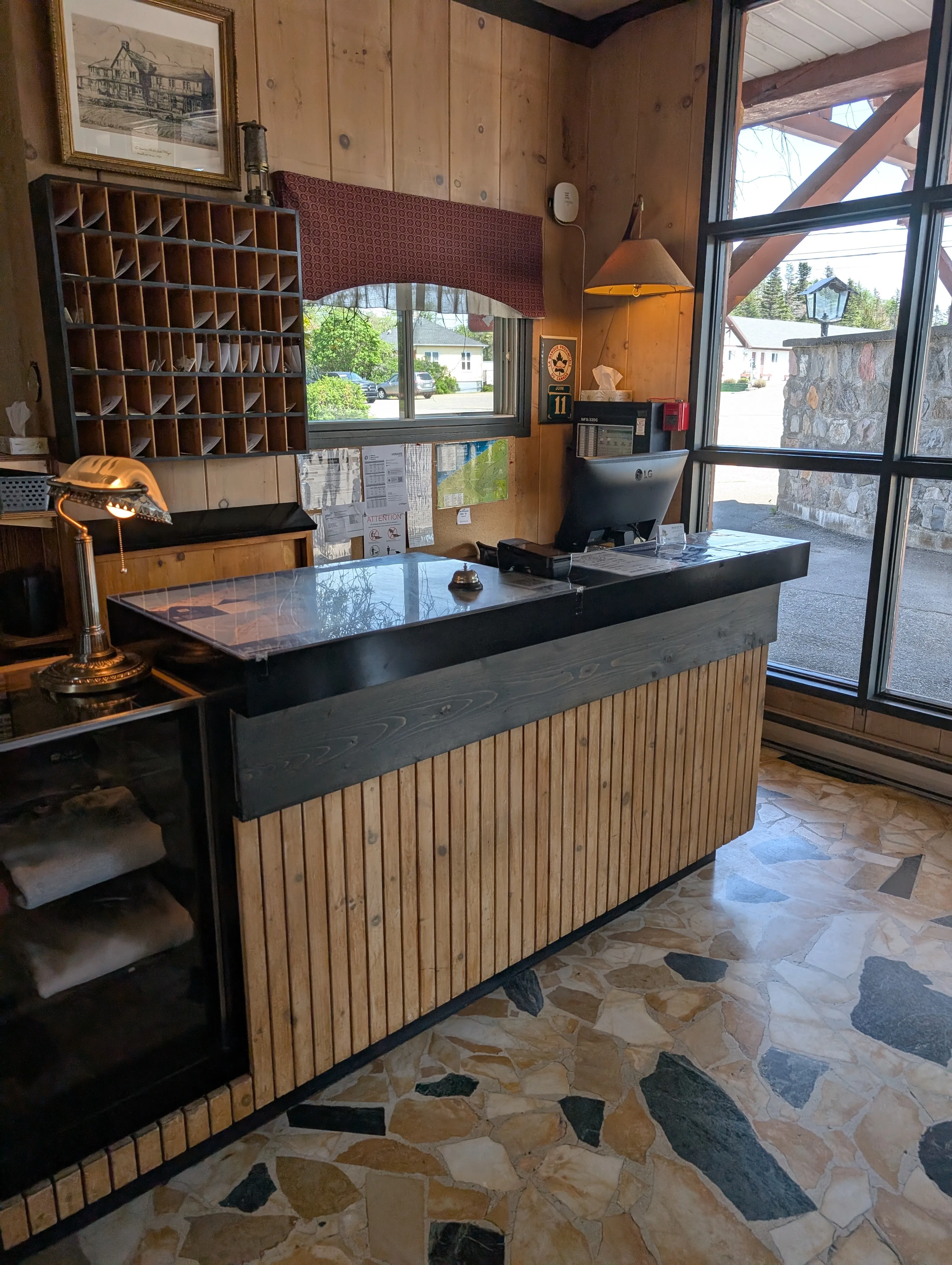 Reception desk