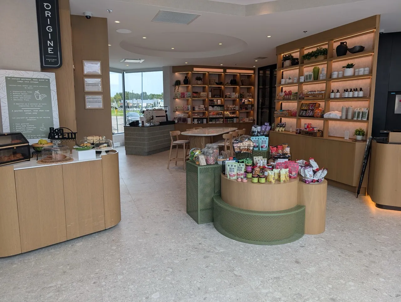 Boutique à proximité de la réception