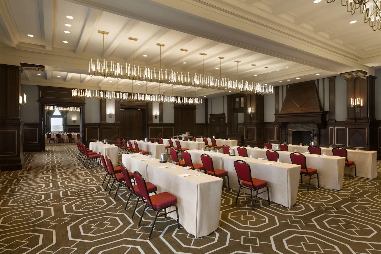 Salle Frontenac - accessible à partir du 2e étage