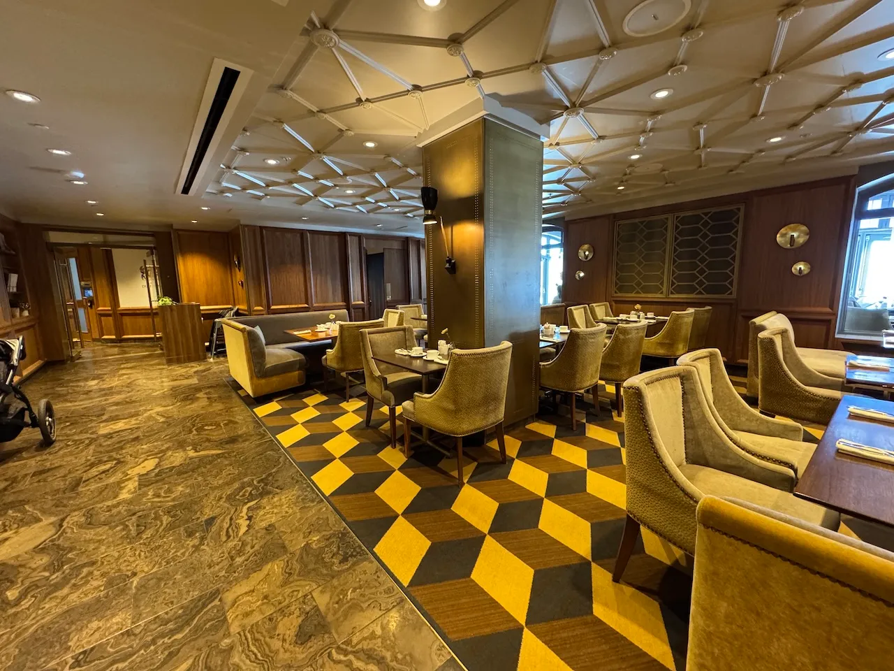 Restaurant Place Dufferin