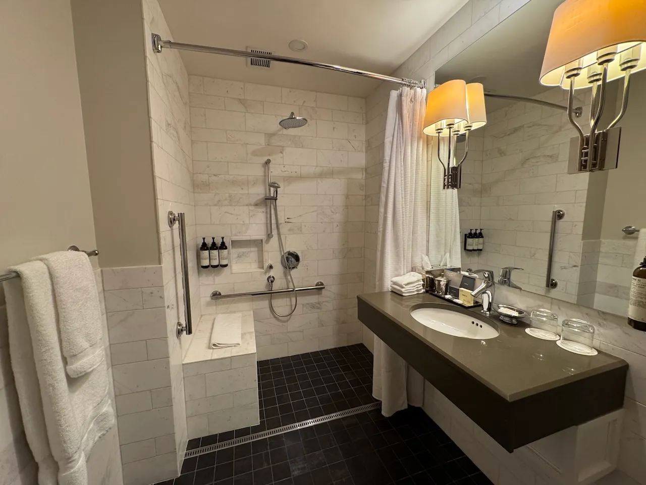 Chambre #7280 - Douche sans seuil