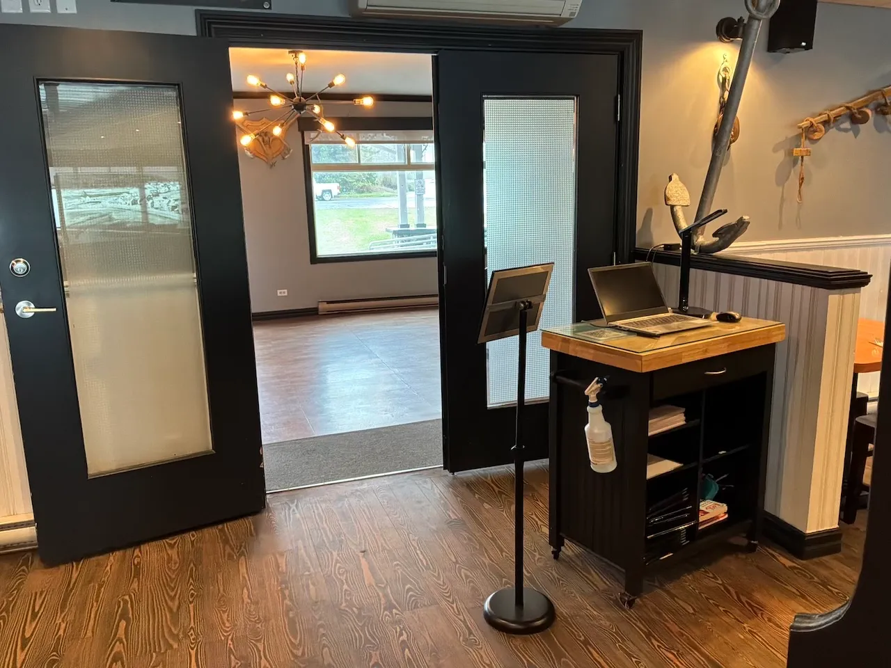 Access to the restaurant's interior