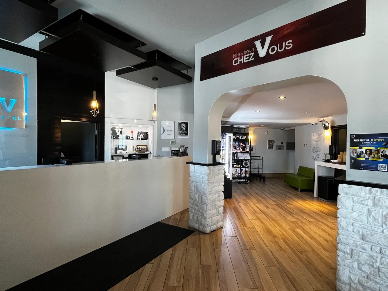Front desk counter