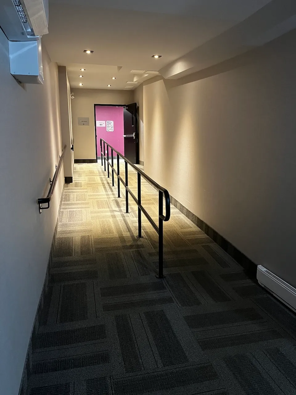 Hallway and ramp (8%) between the two sections of bedrooms