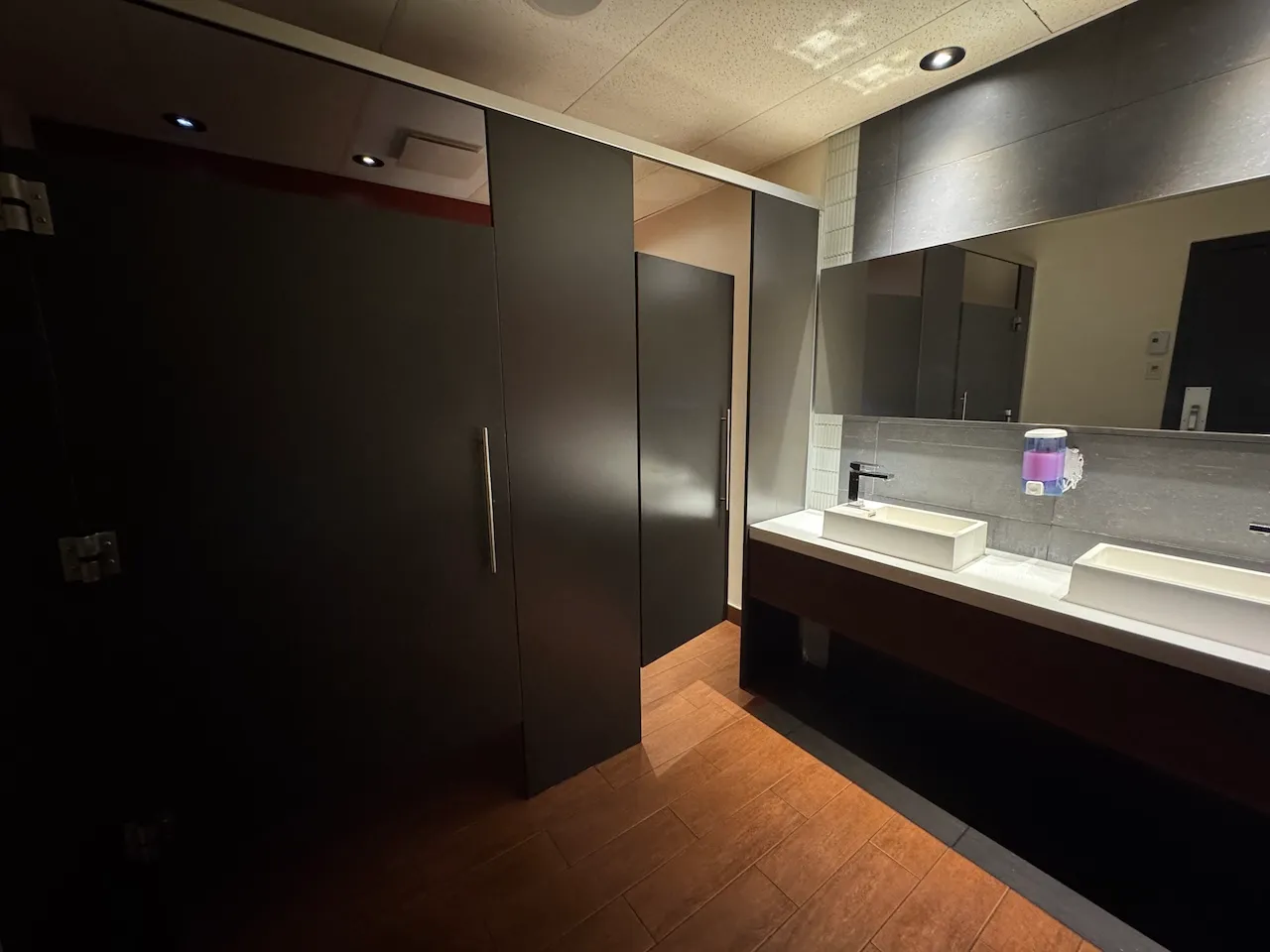 Salle de toilettes - Lavabo