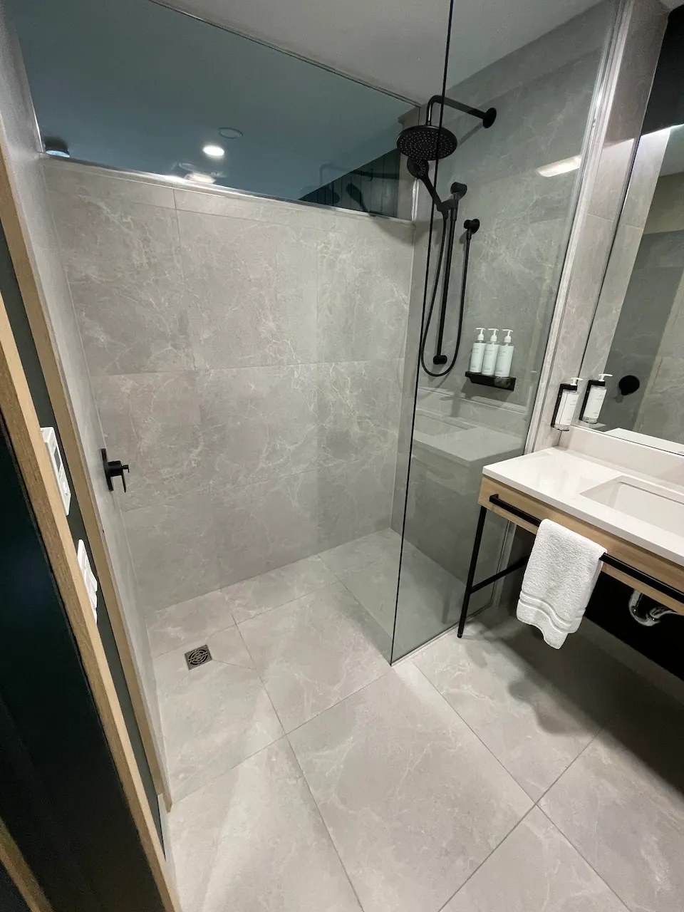 Chambres #339 et #341 - Douche
