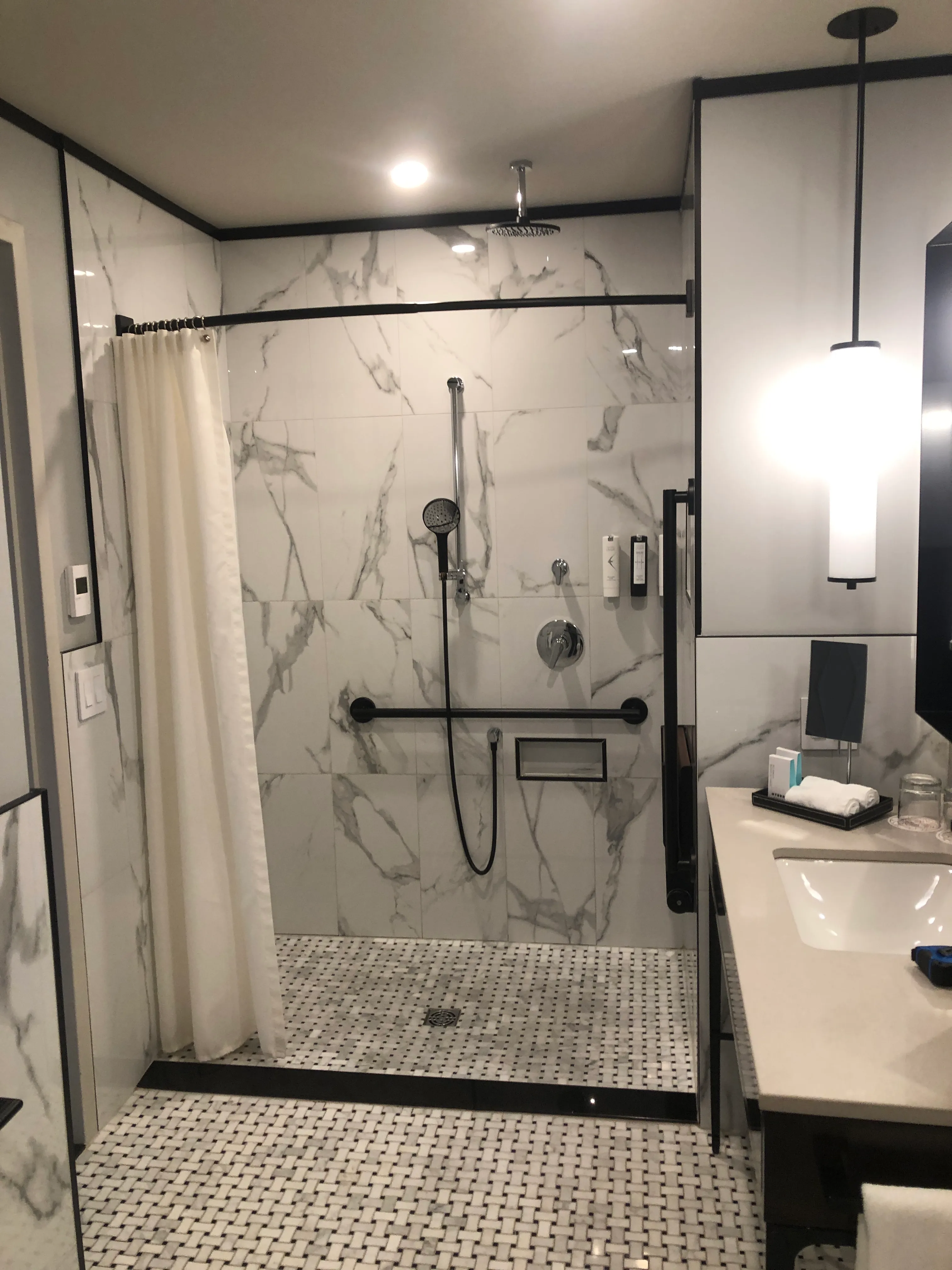 Chambre #708 et #807 - Salle de bain