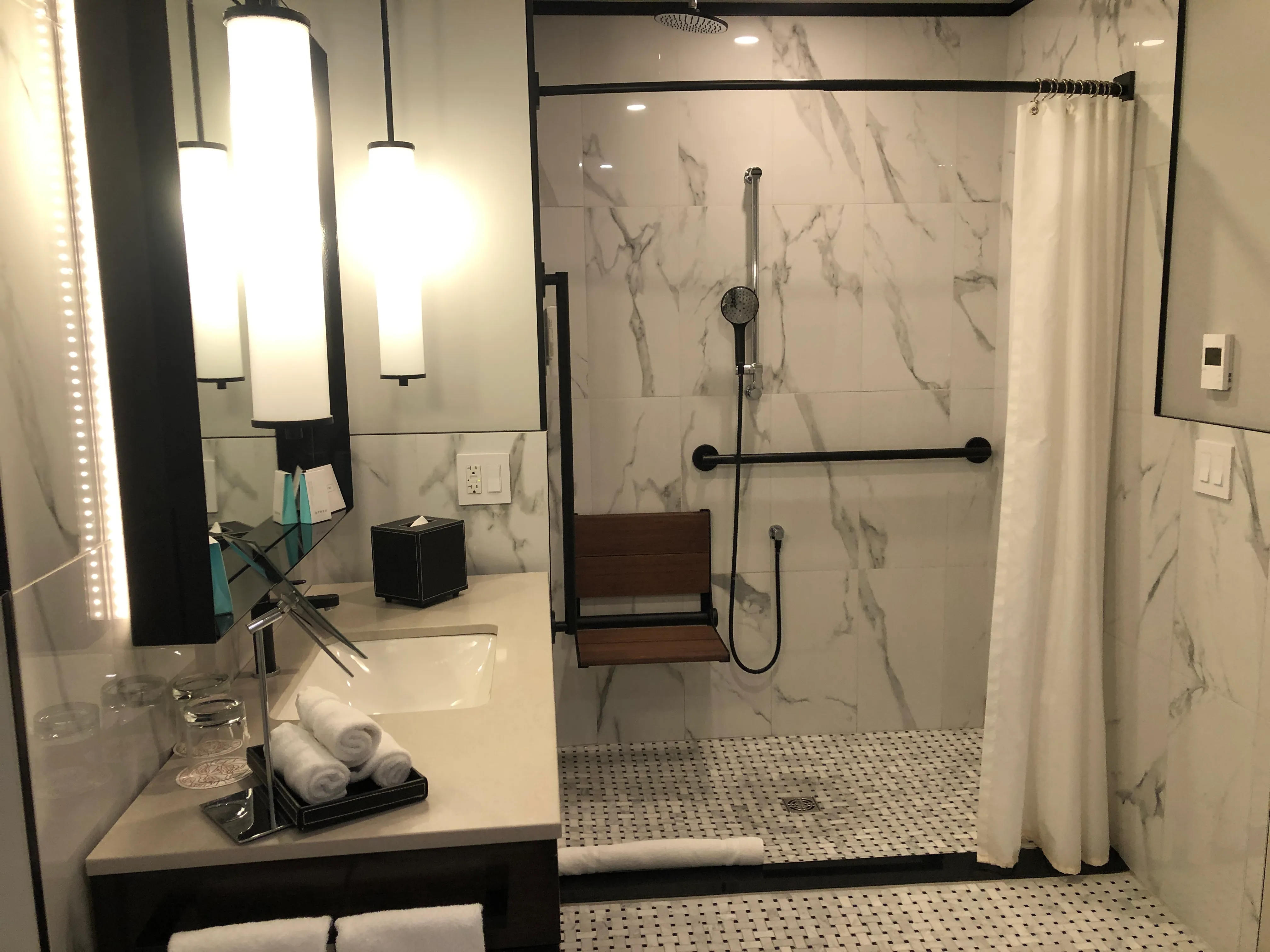 Chambre #210 #310 et #410 - Salle de bain