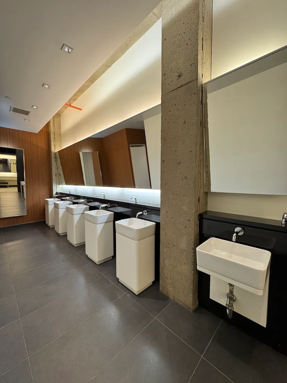 Restroom (near the restaurant)