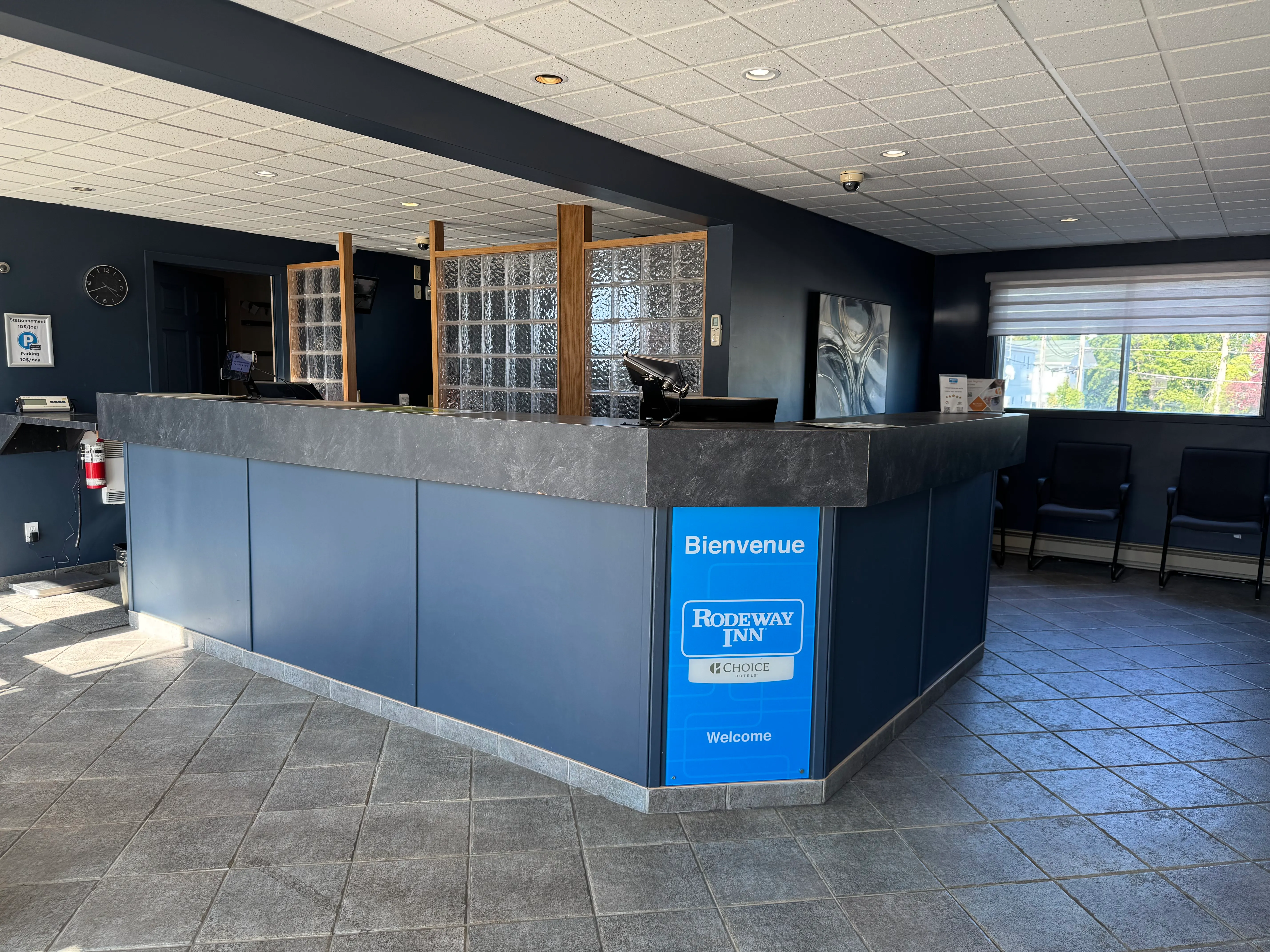 Reception desk