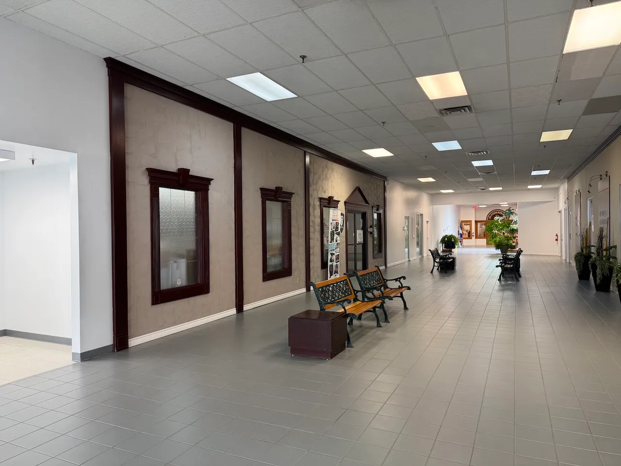 Centre commercial - Corridor vers la boutique