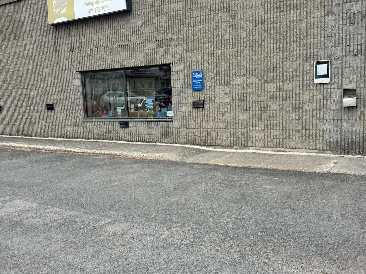 Espace de stationnement réservé