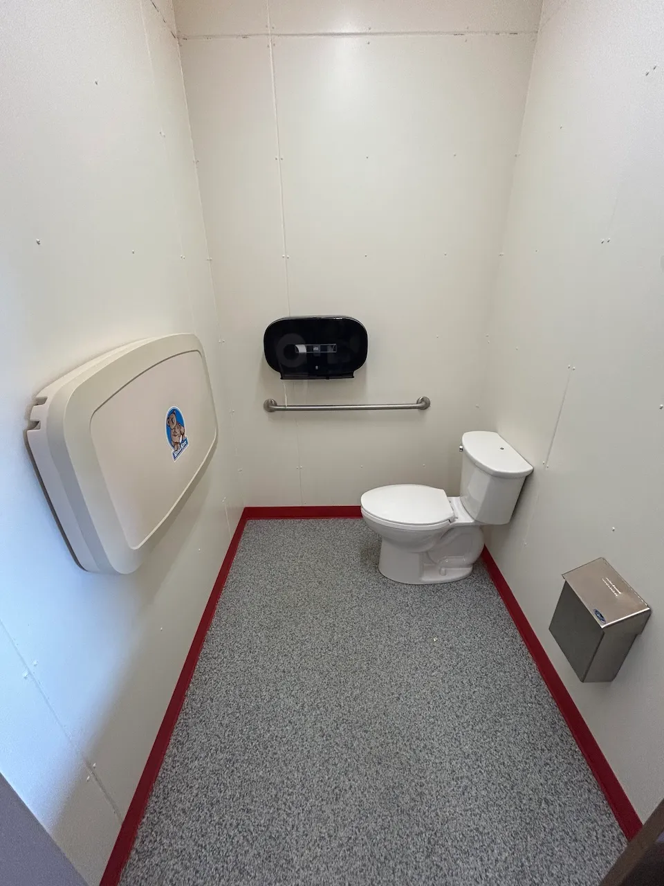 Hangar 14 - Salle de toilettes (femme)
