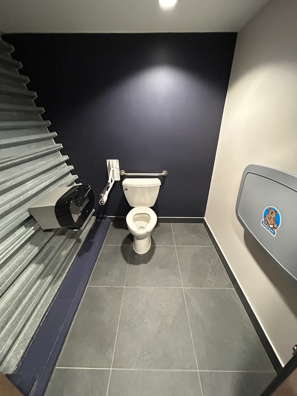 Musée Empress of Ireland - Restroom (homme)