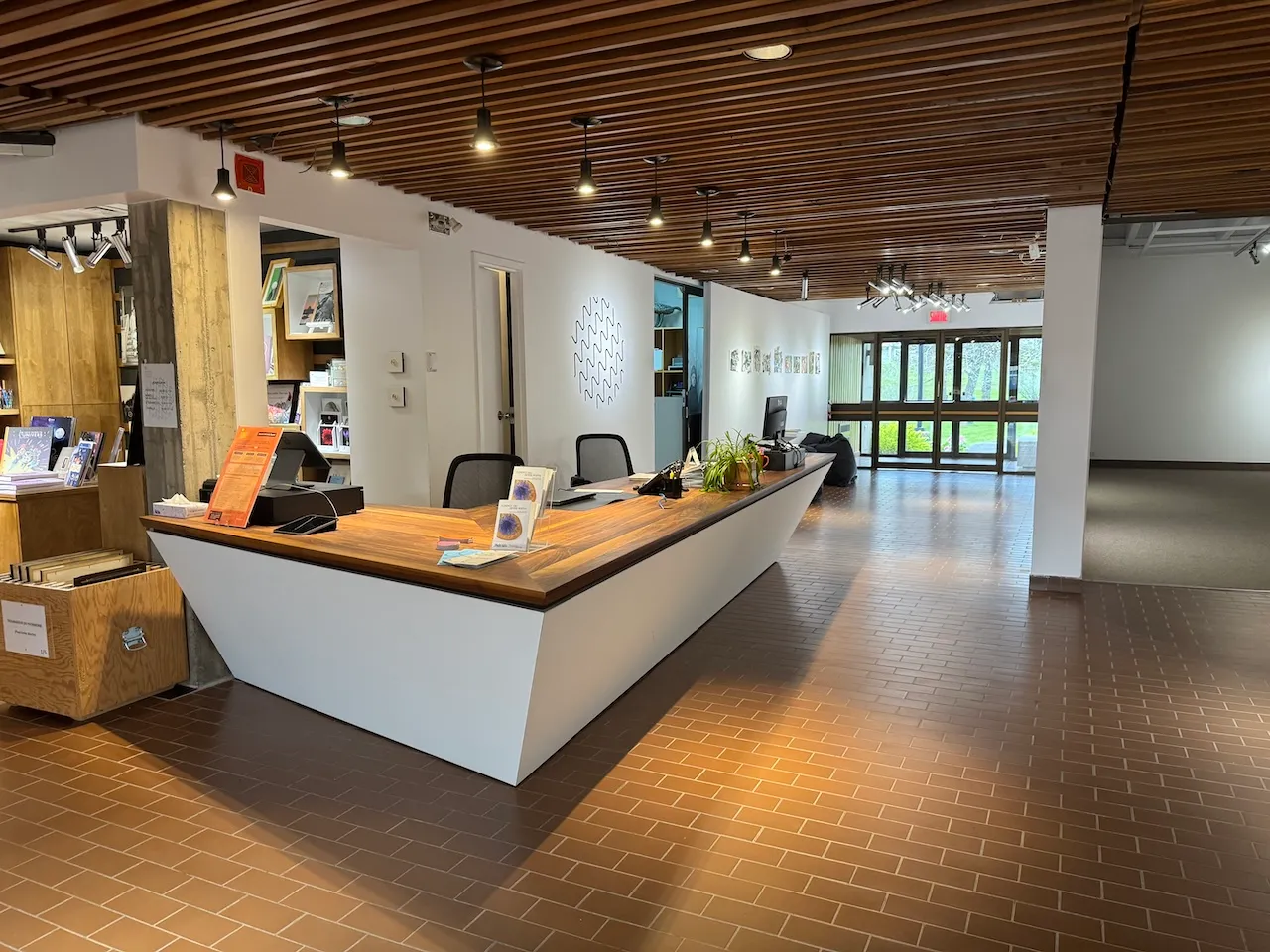 Reception desk