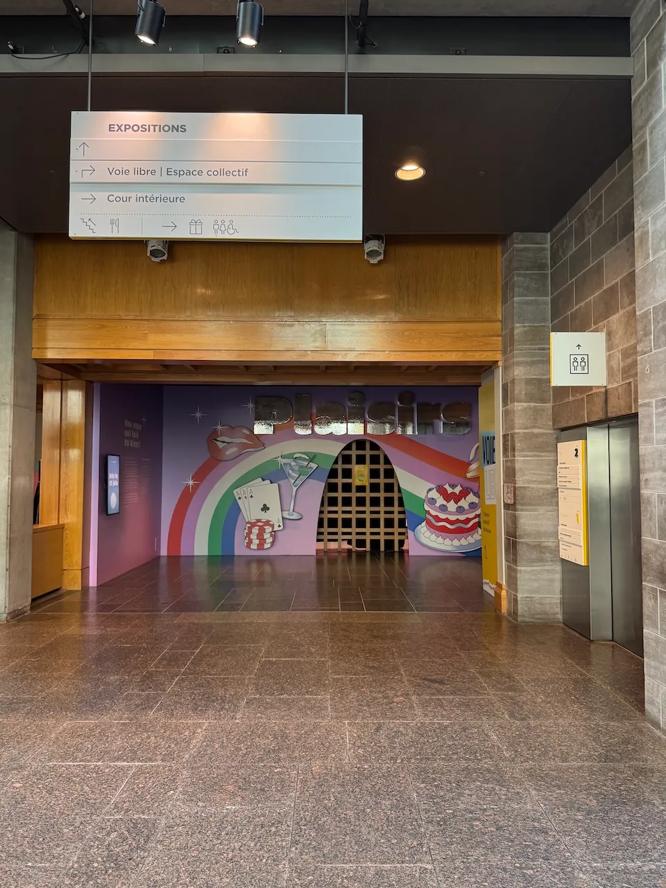 Salle d'exposition au rez-de-chaussée (fermée lors de la visite)