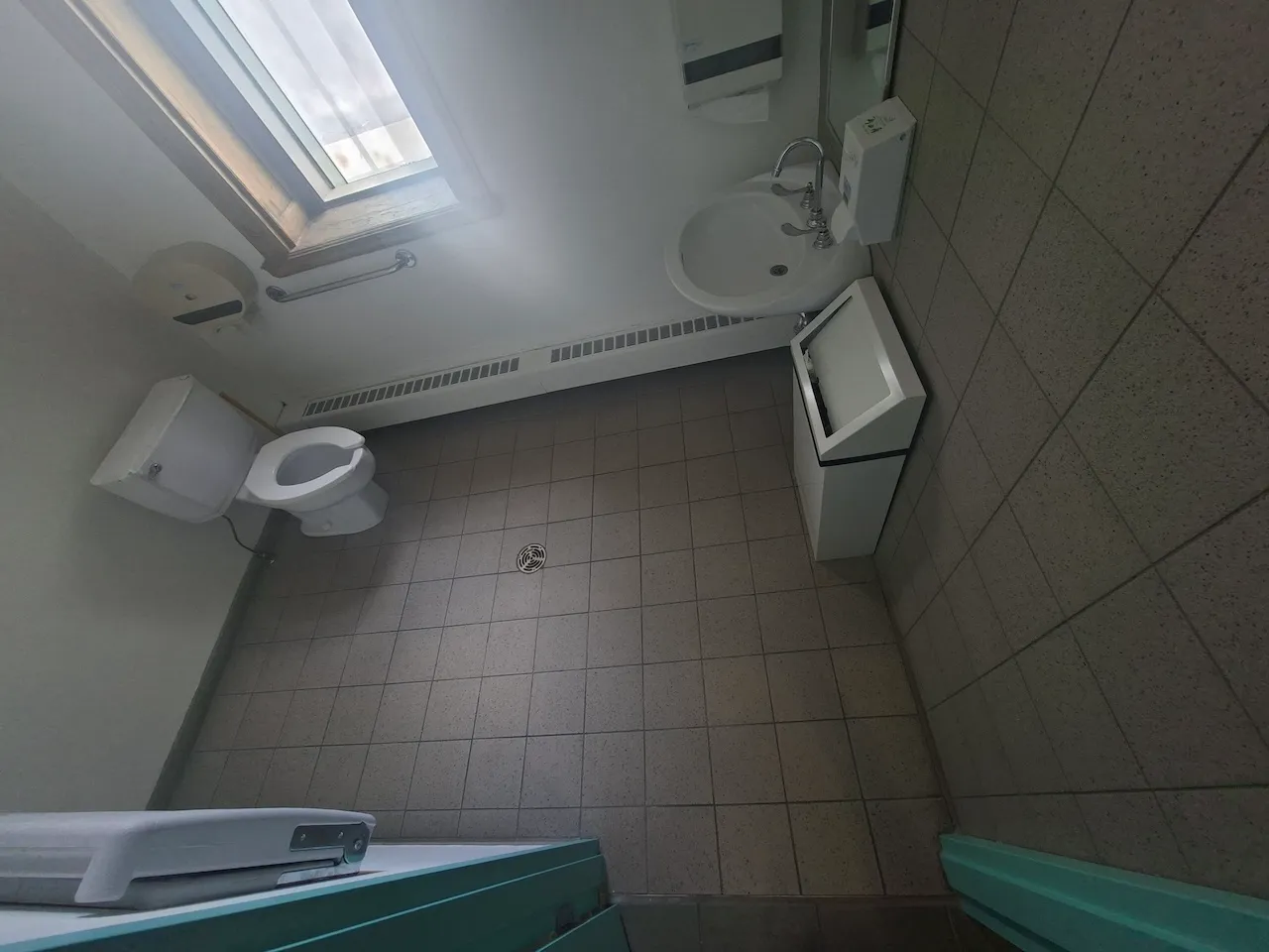 Universal restroom - Ground floor