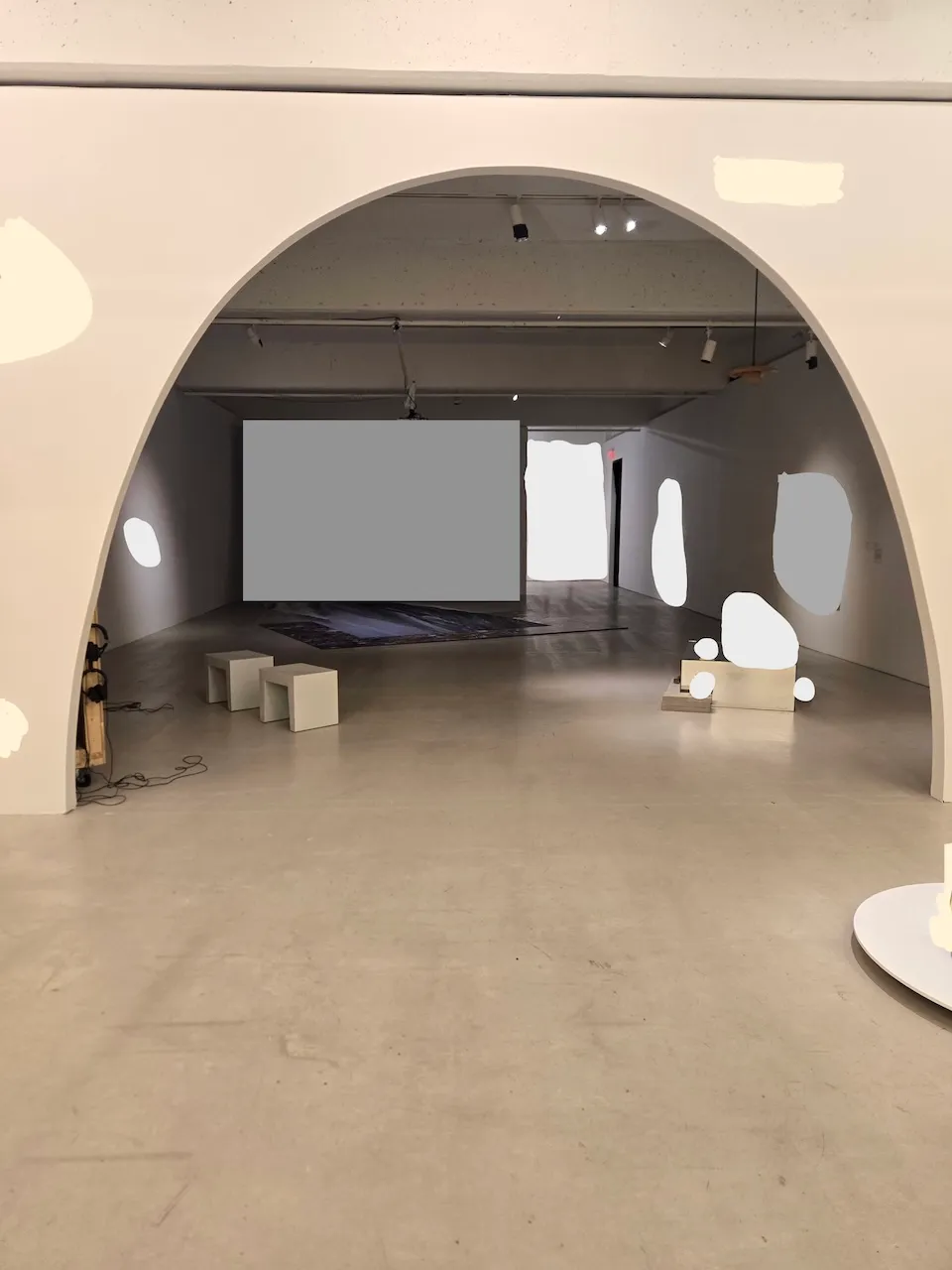 Showroom on the ground floor