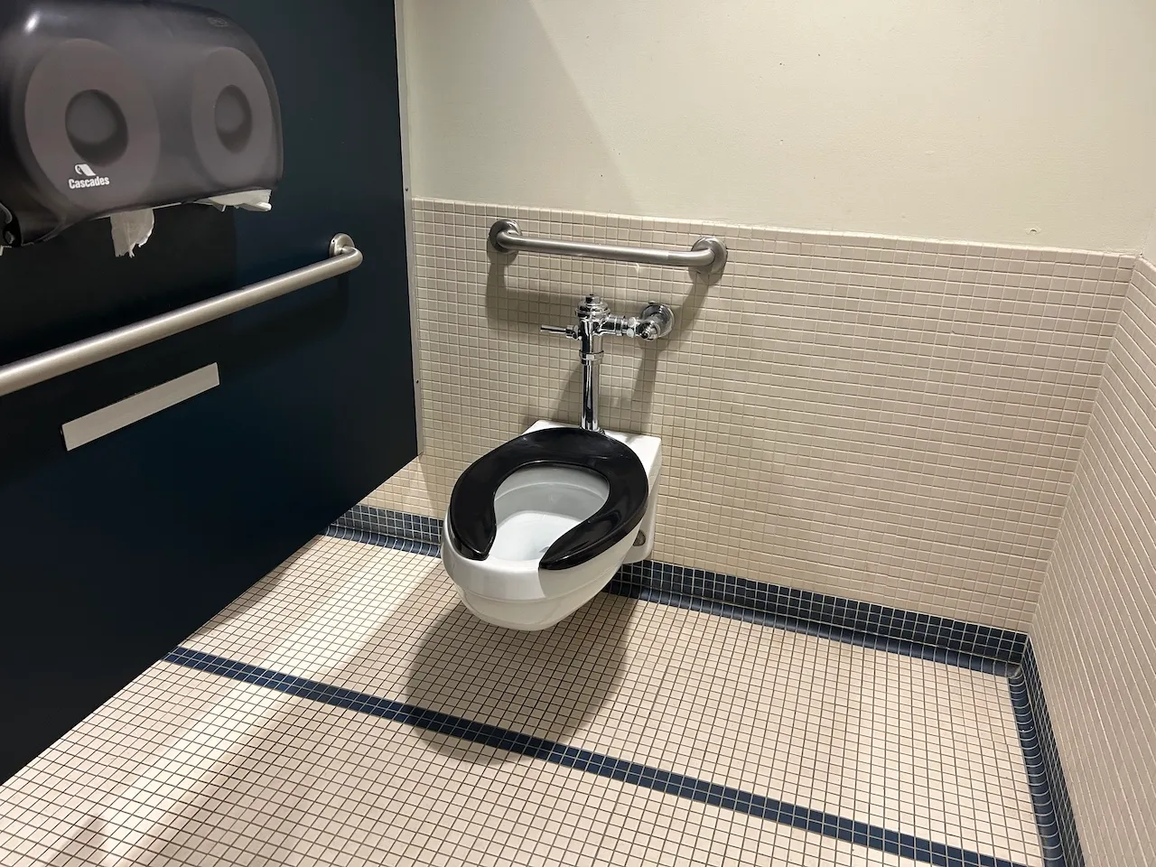 Niveau 1 - Salle de toilettes - Homme