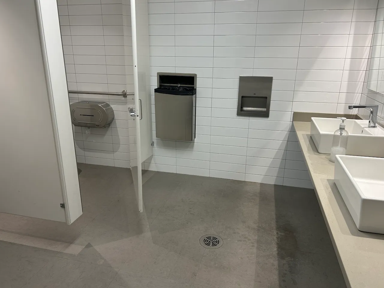 Niveau 3 - Salle de toilettes - Homme