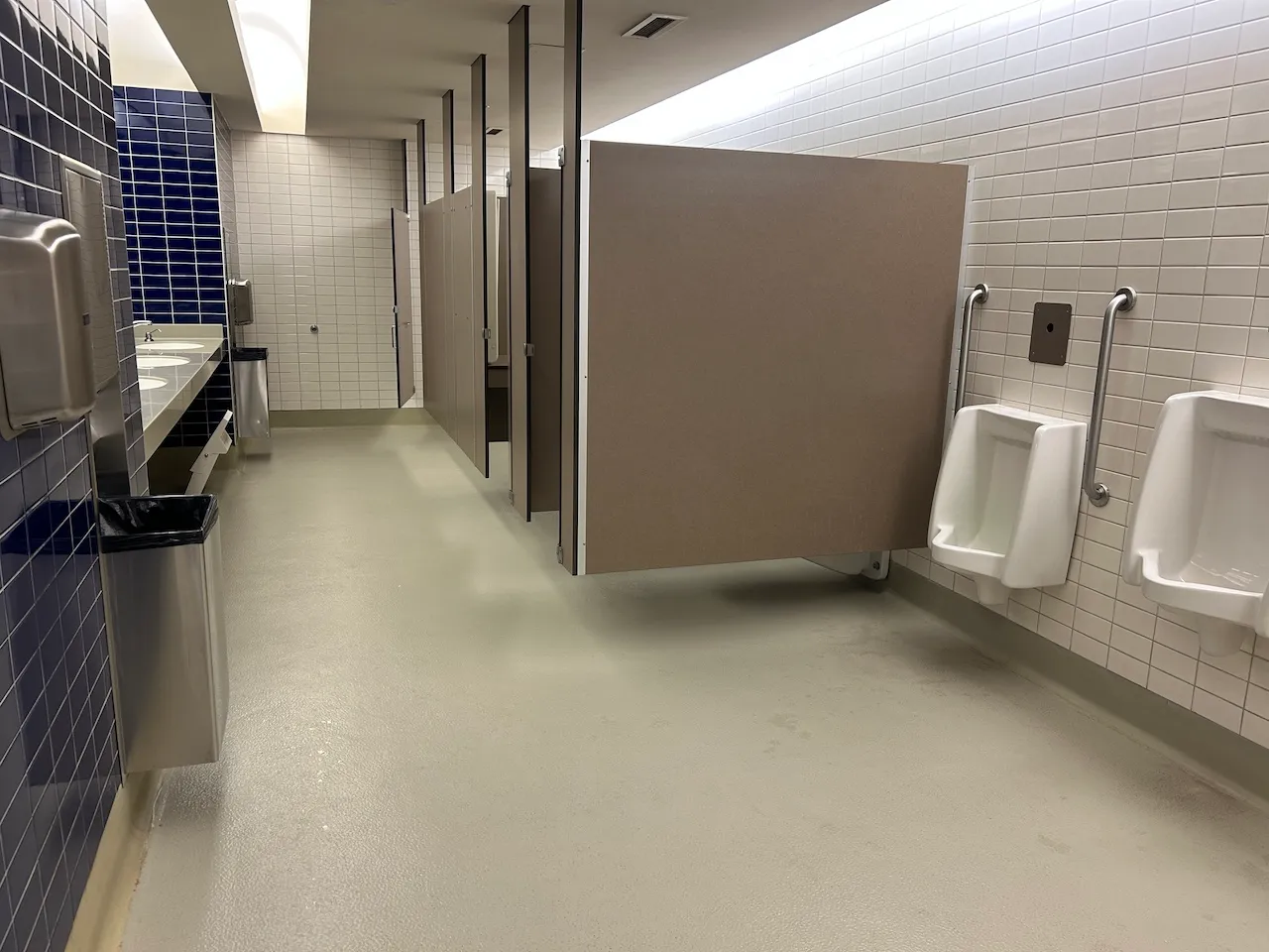 Niveau 1 - Salle de toilettes - Homme